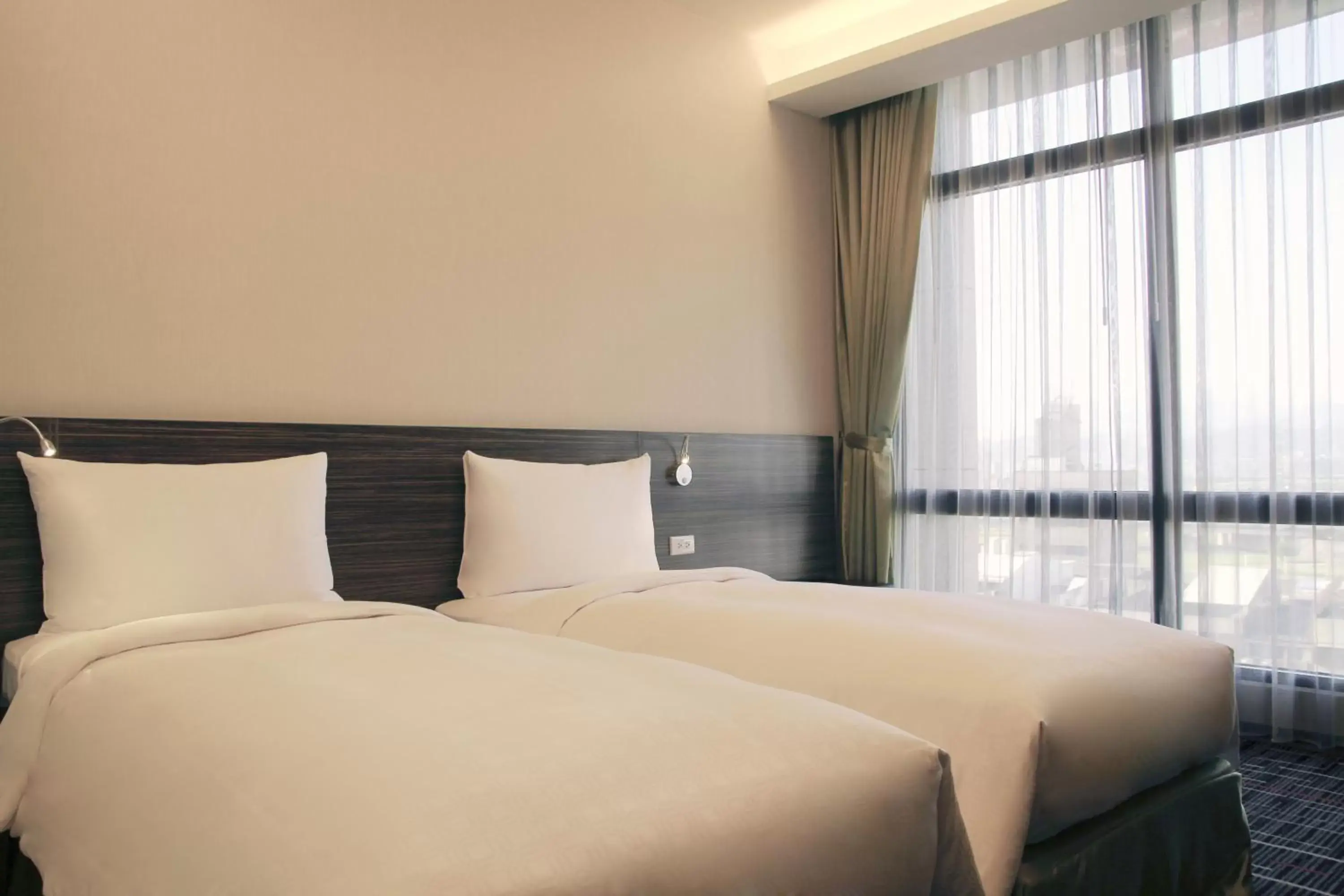 Bedroom, Bed in Capital Hotel SongShan