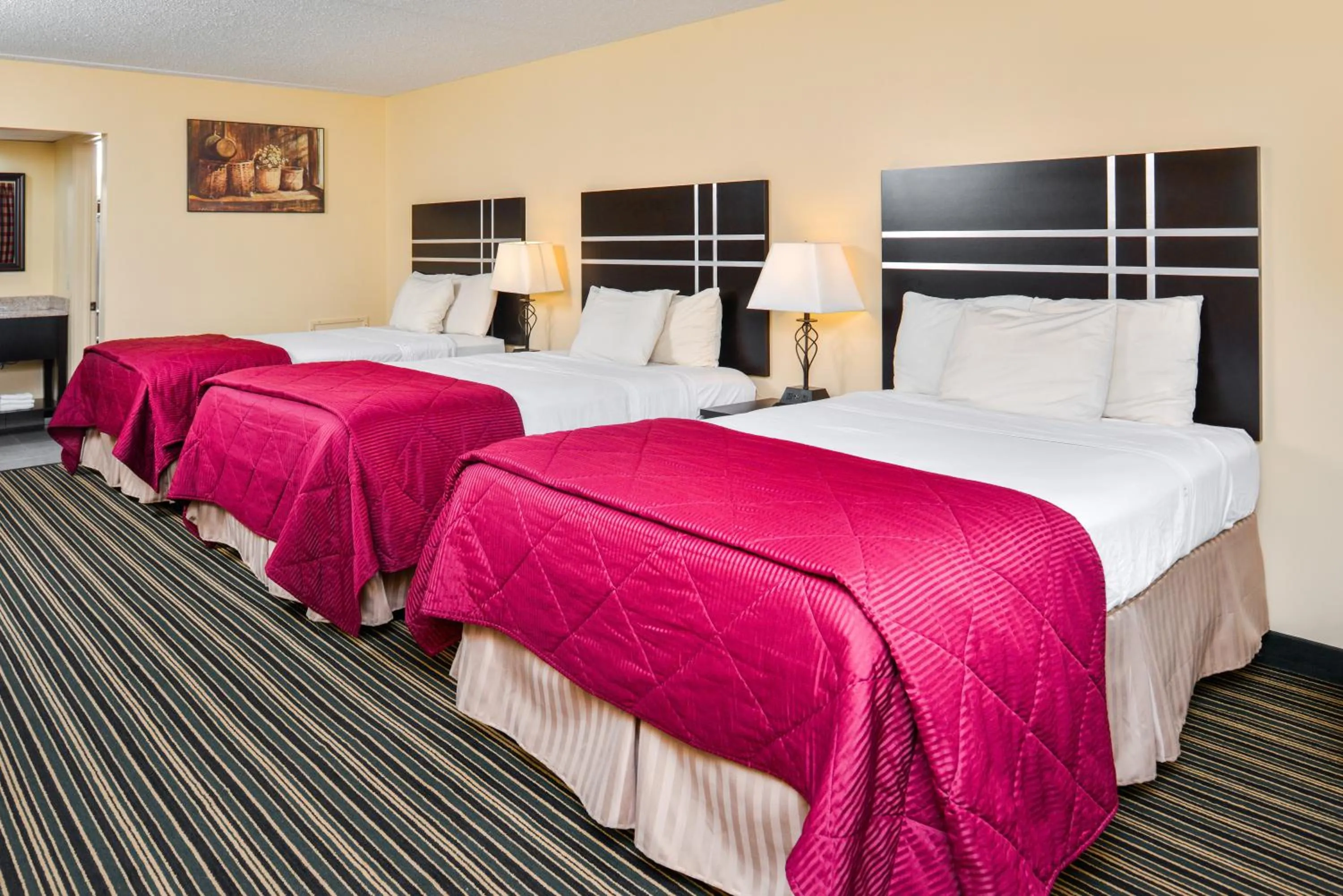 Bed in Soudersburg Inn & Suites Lancaster