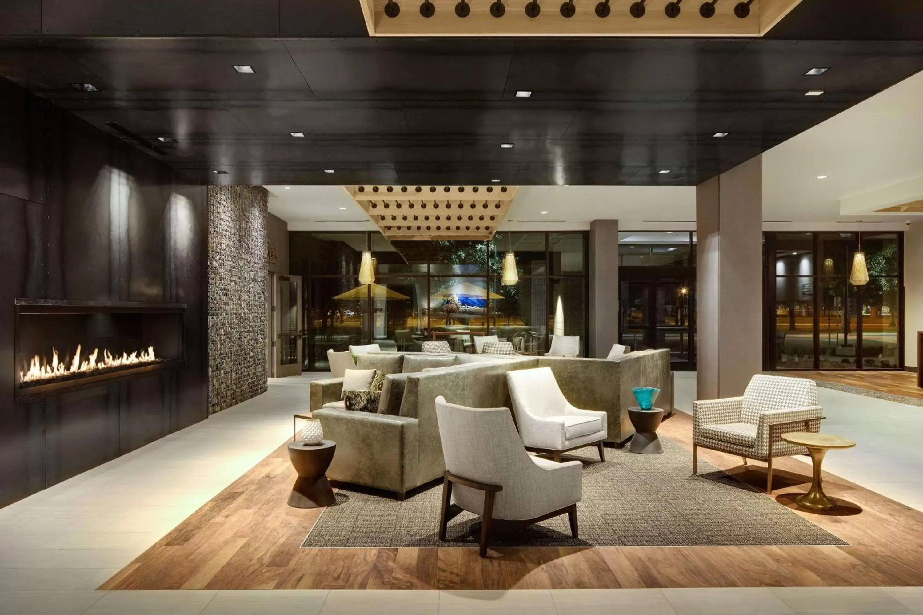 Lobby or reception, Lounge/Bar in Doubletree By Hilton Greeley At Lincoln Park