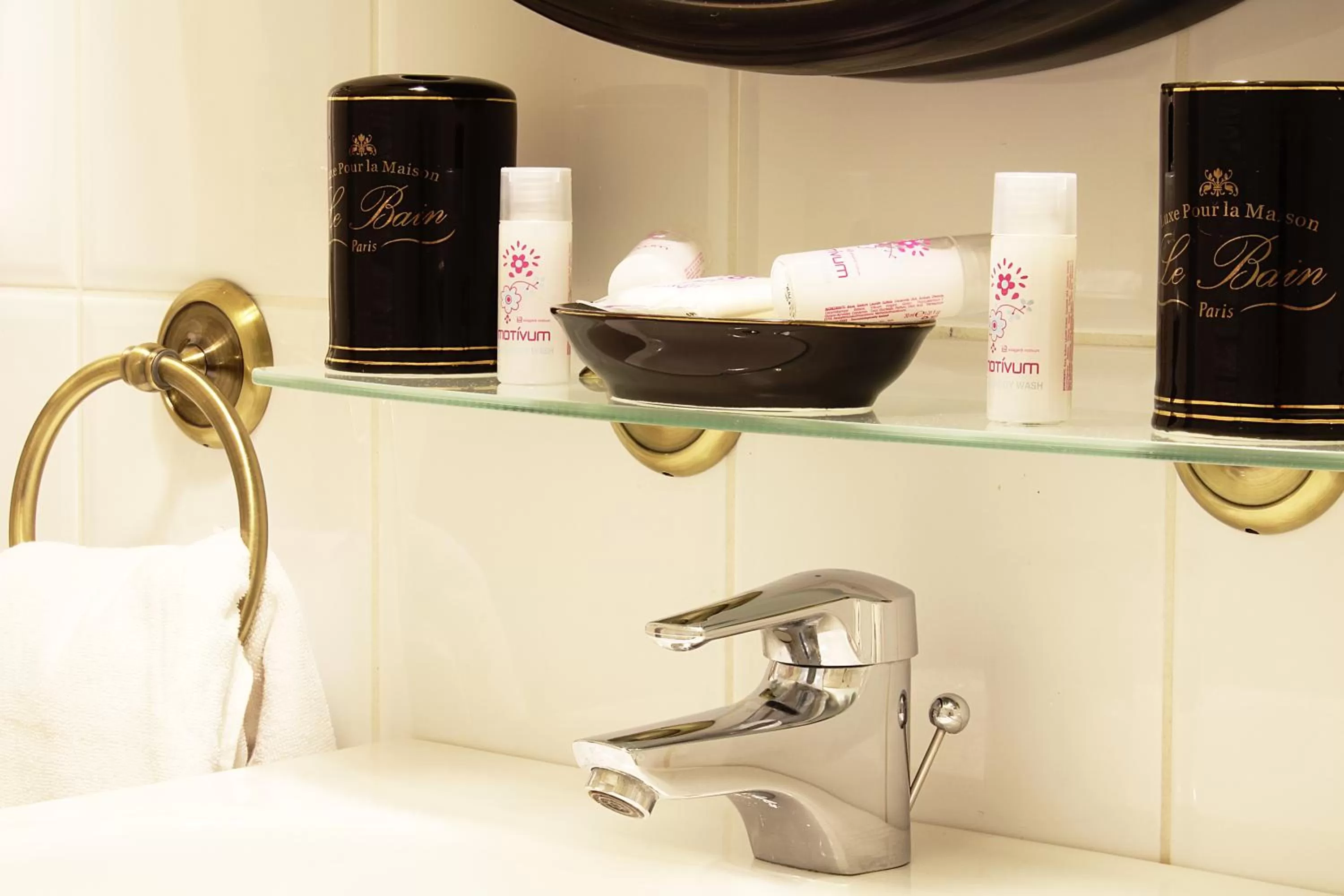 Bathroom in Milford Suites Budapest