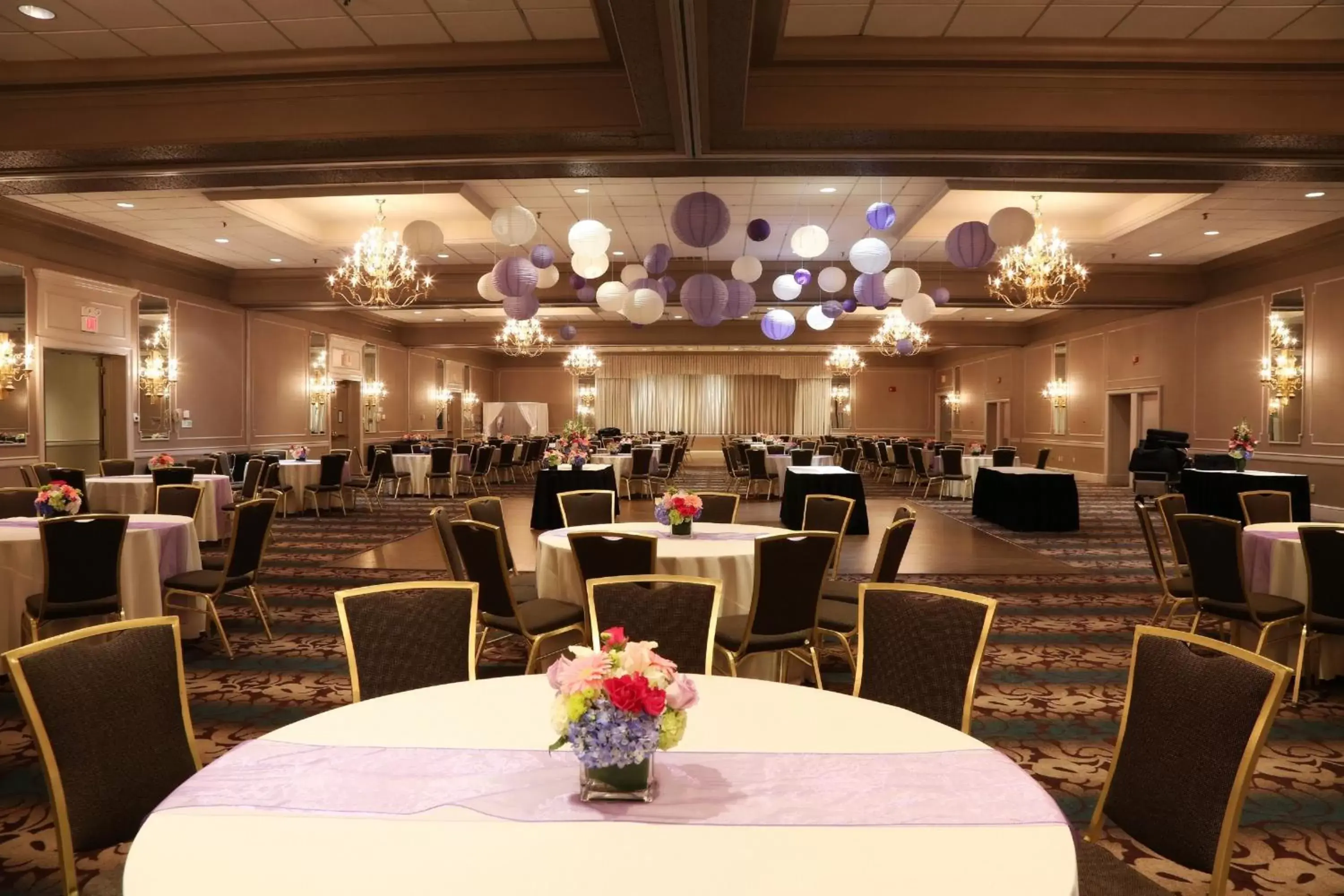 Banquet/Function facilities, Restaurant/Places to Eat in enVision Hotel & Conference Center Mansfield-Foxboro