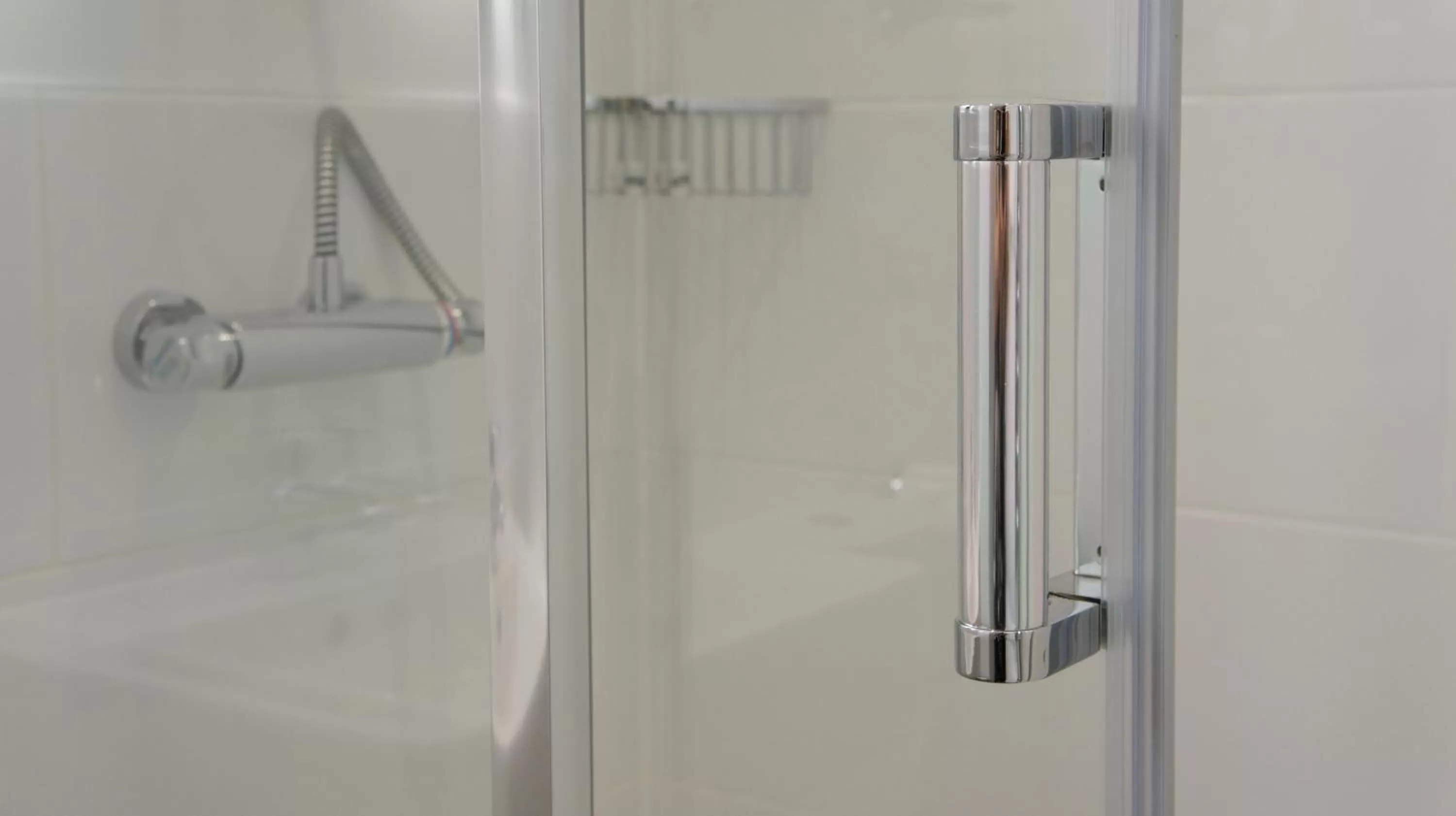 Bathroom in Abergavenny Hotel