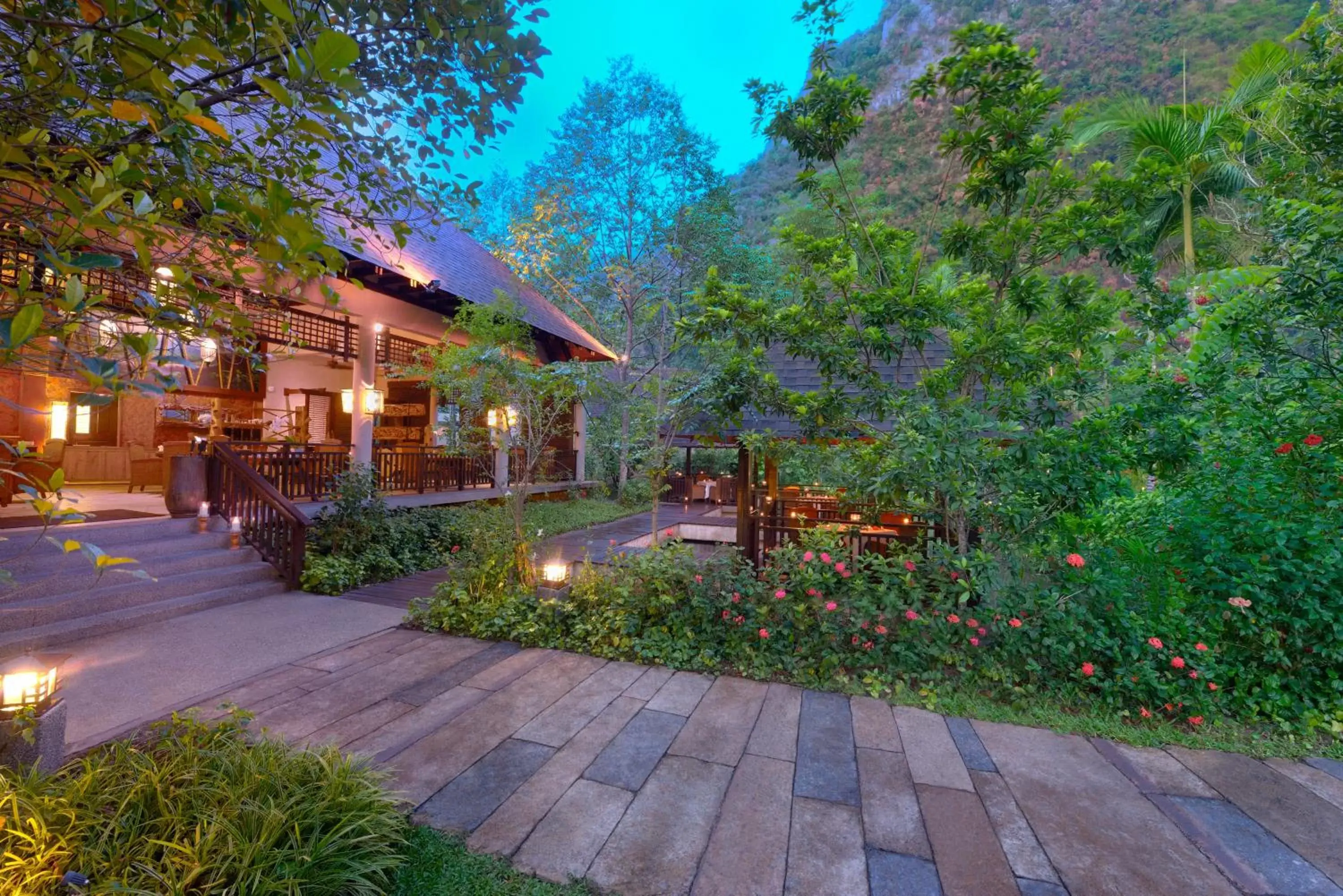 Restaurant/places to eat, Property Building in The Banjaran Hotsprings Retreat