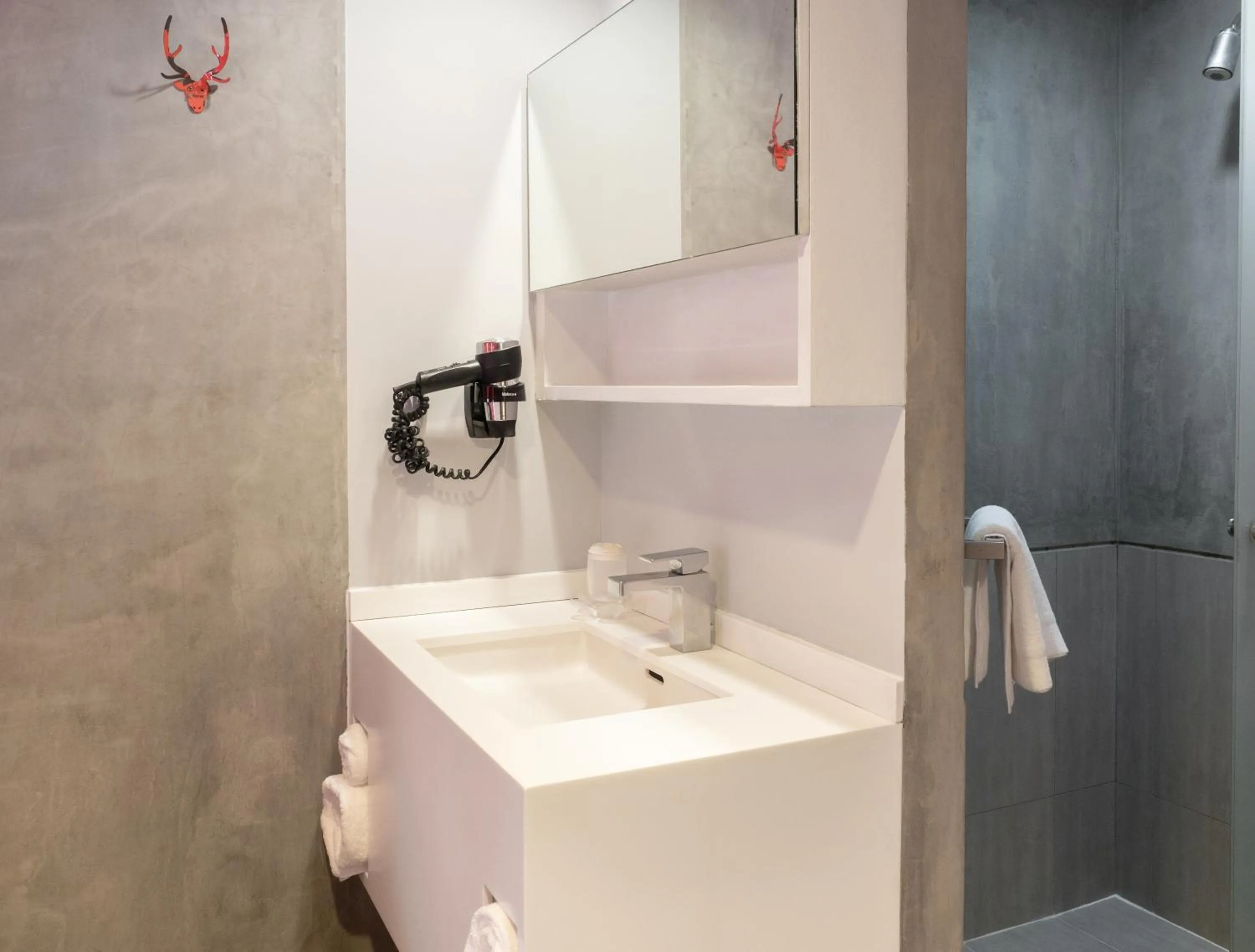 Bathroom in Lub d Bangkok Siam - Opposite MBK & Next to Skytrain - Perfect for shopping lovers!