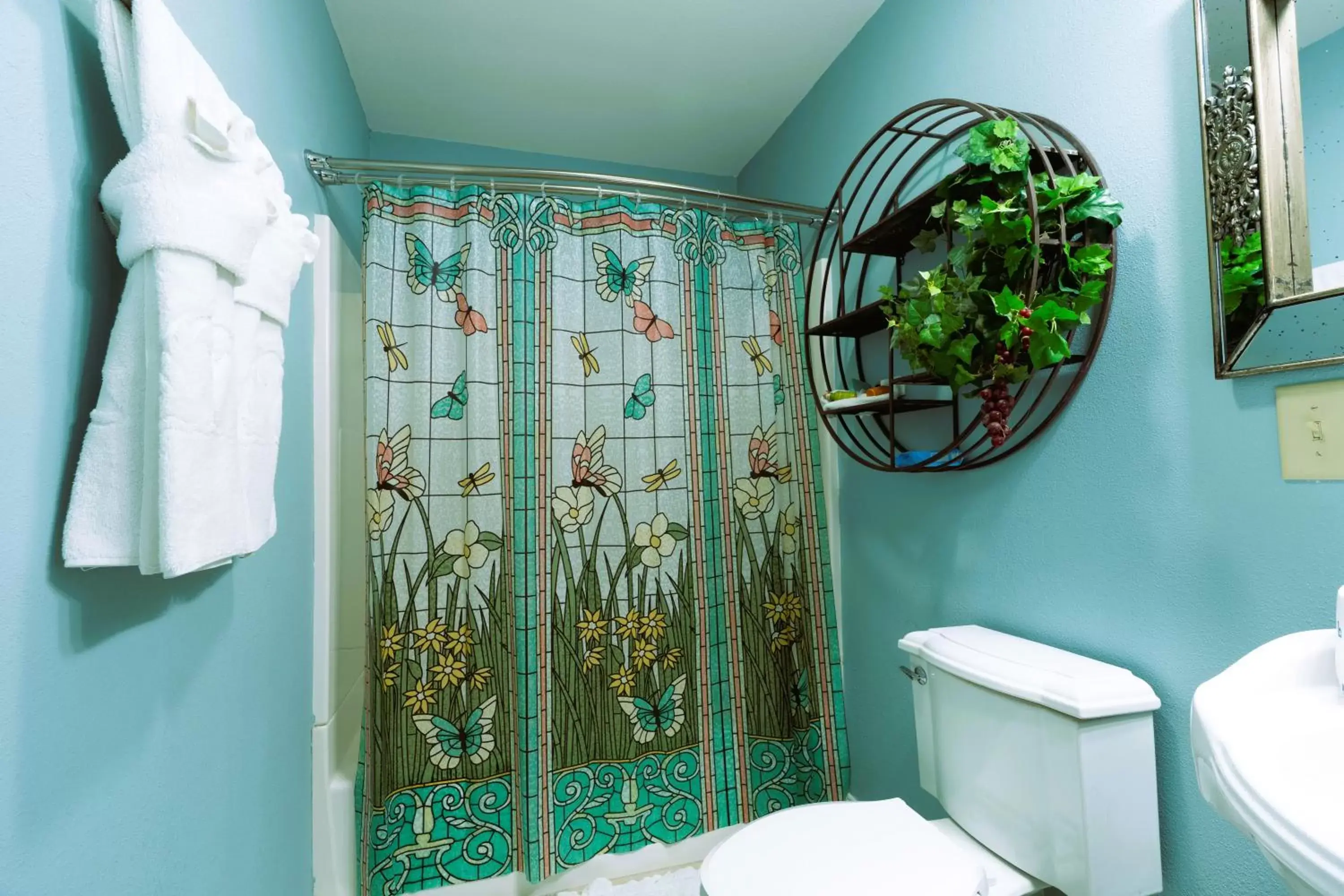 Bathroom in Oak Park Inn