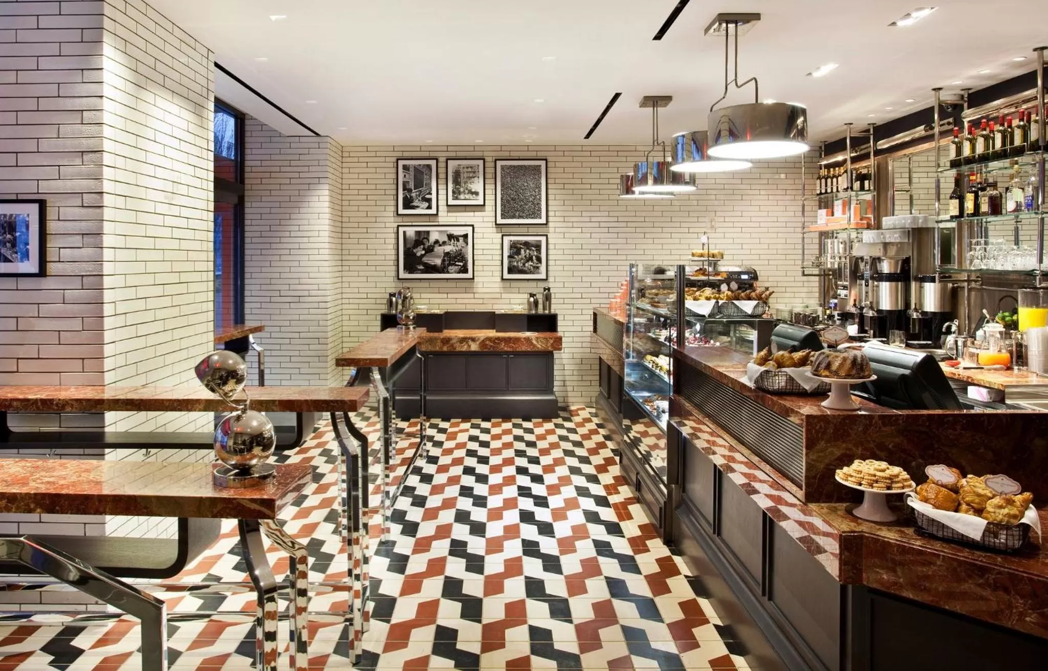 Restaurant/places to eat in Loews Regency New York Hotel