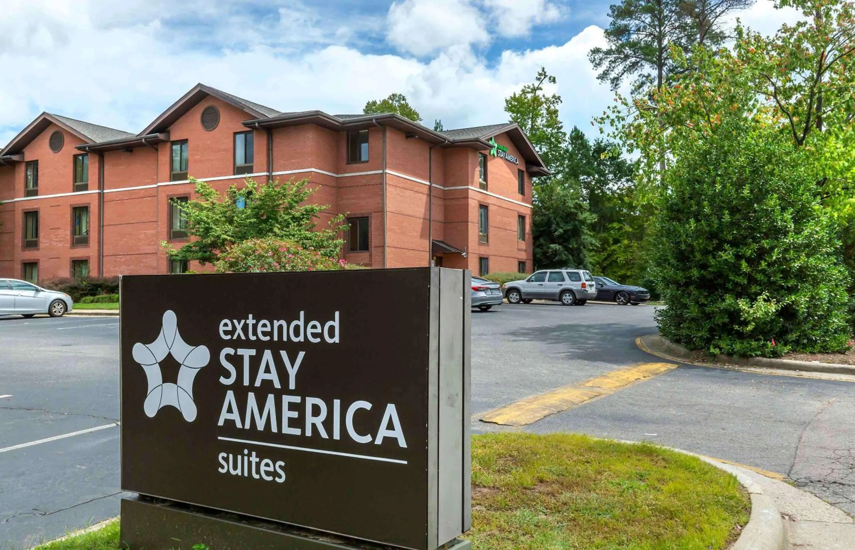 Property building in Extended Stay America Select Suites - Raleigh - Cary - Regency Parkway South