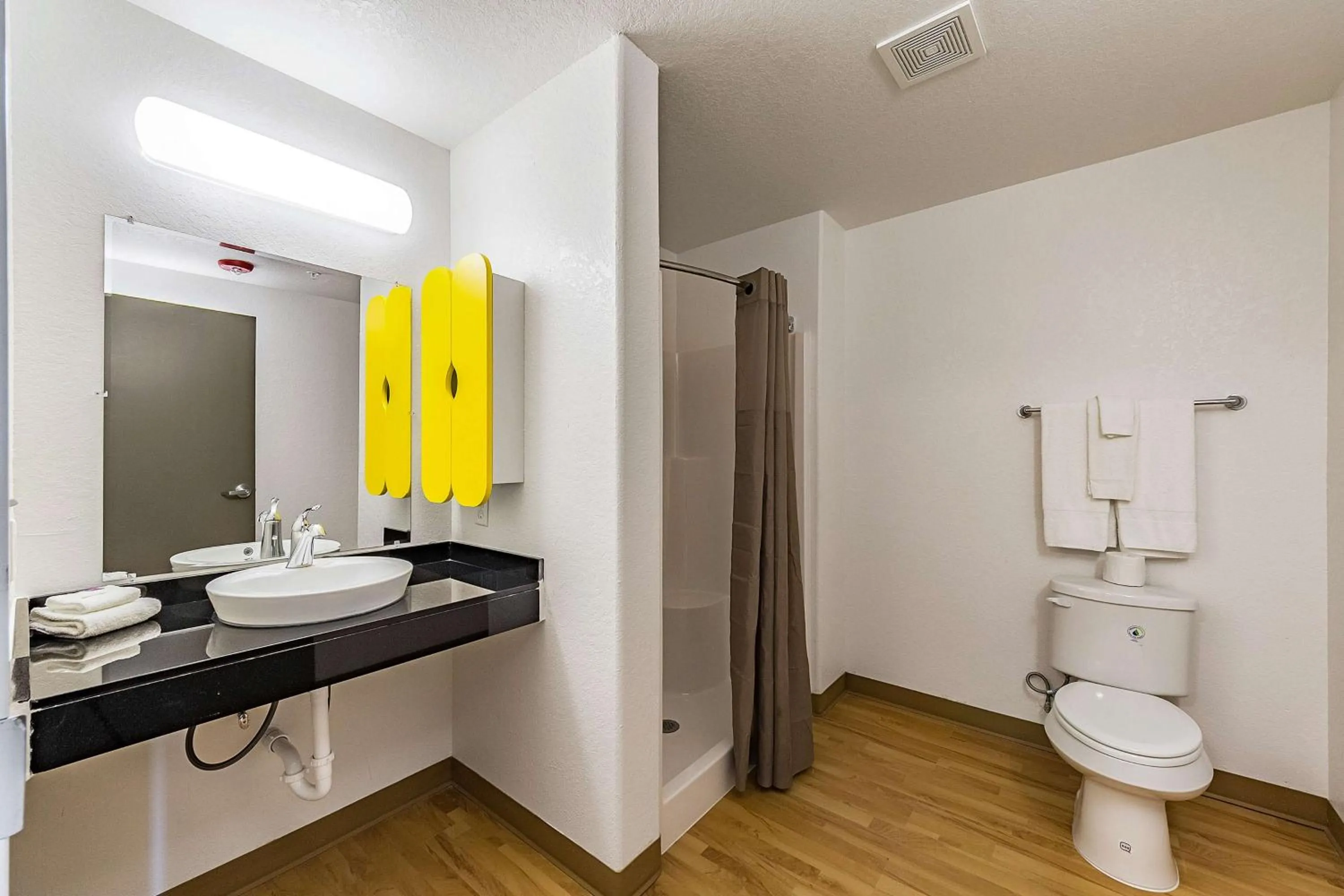 Shower in Studio 6 New Braunfels, Tx