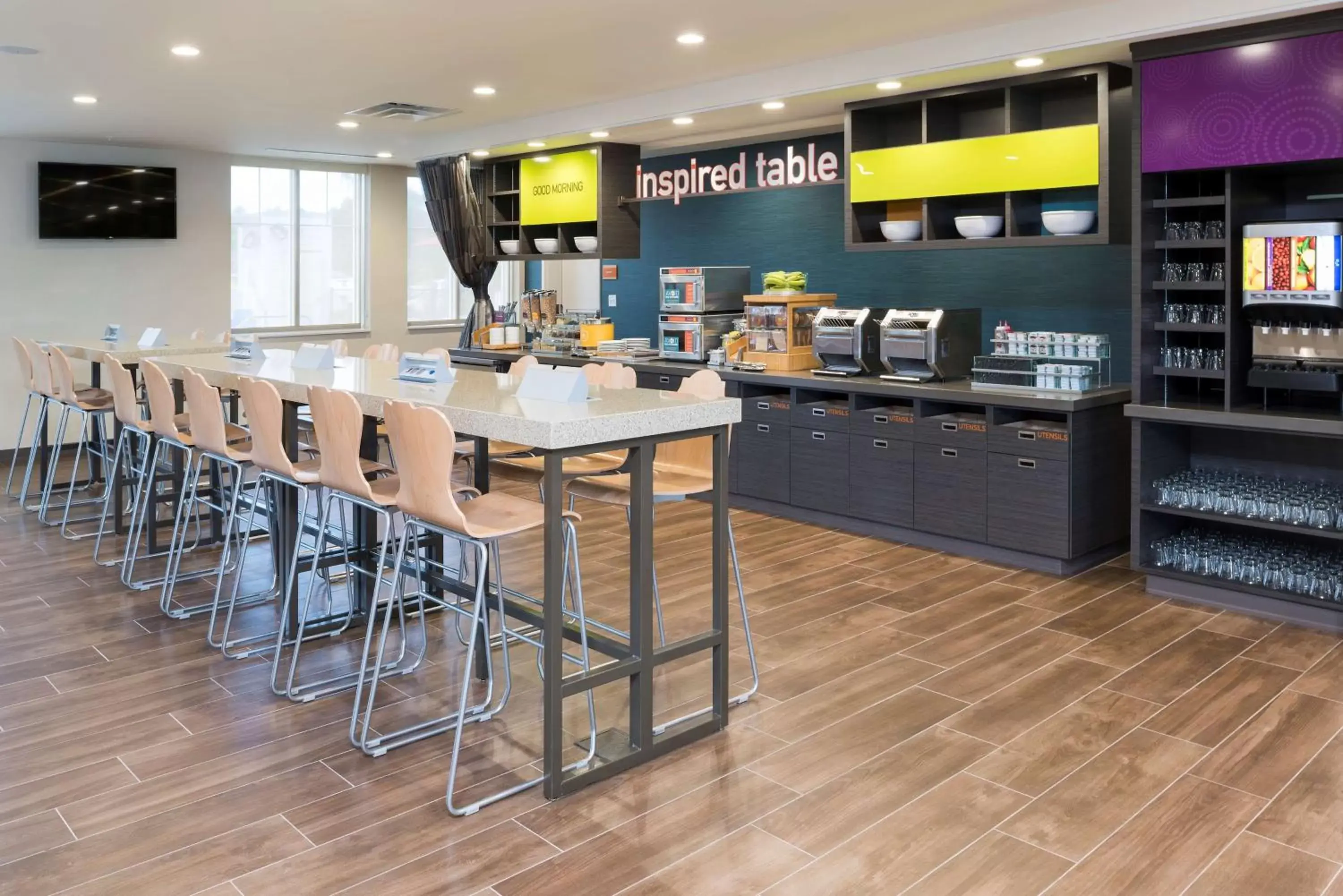 Breakfast in Home2 Suites By Hilton Nokomis Breakfast in Home2 Suites By Hilton Nokomis