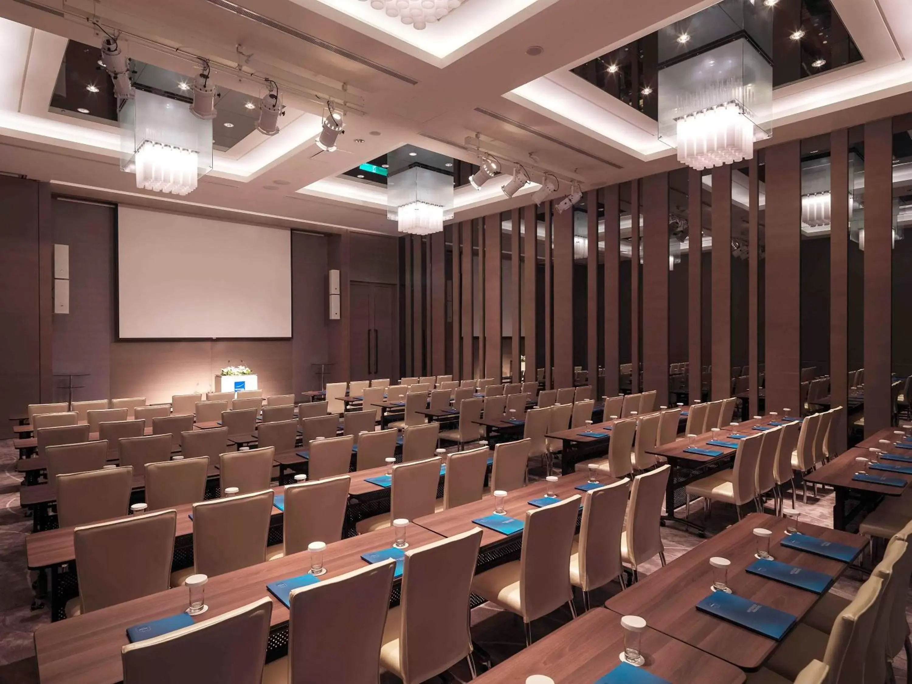 Meeting/conference room in Novotel Taipei Taoyuan International Airport