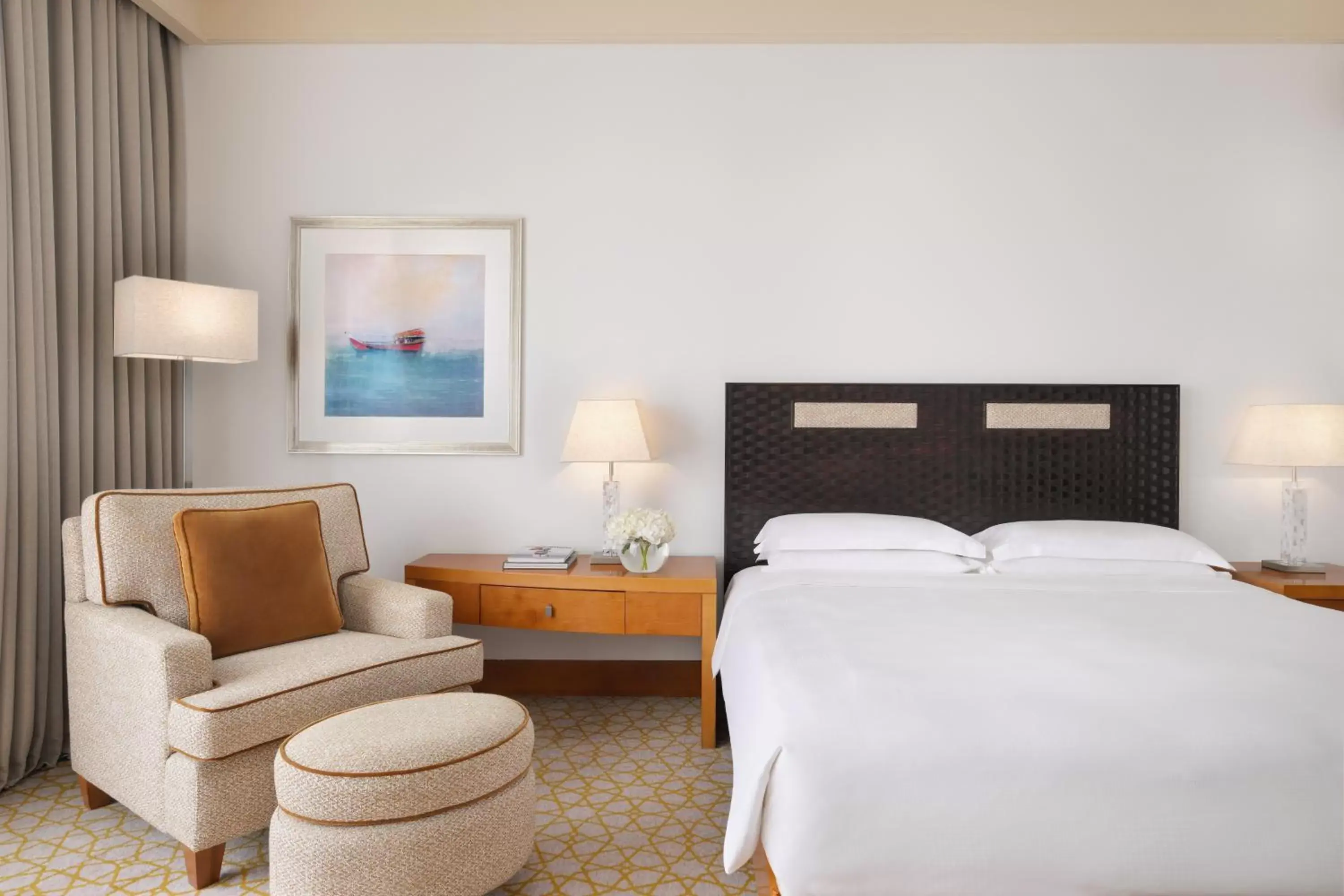 Bed in Grand Hyatt Doha Hotel & Villas