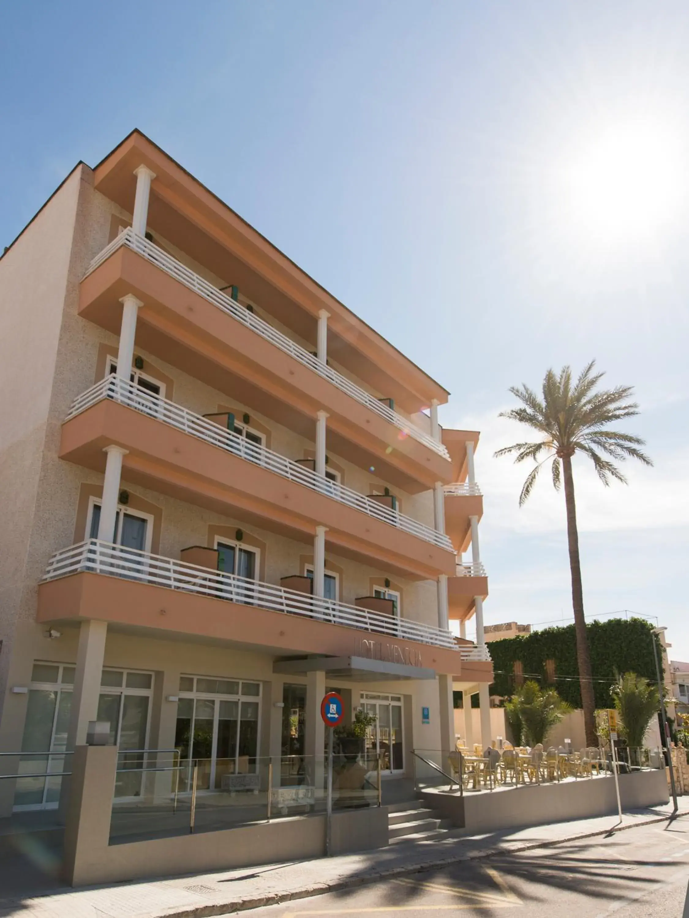 Facade/entrance, Property Building in Hotel Venecia