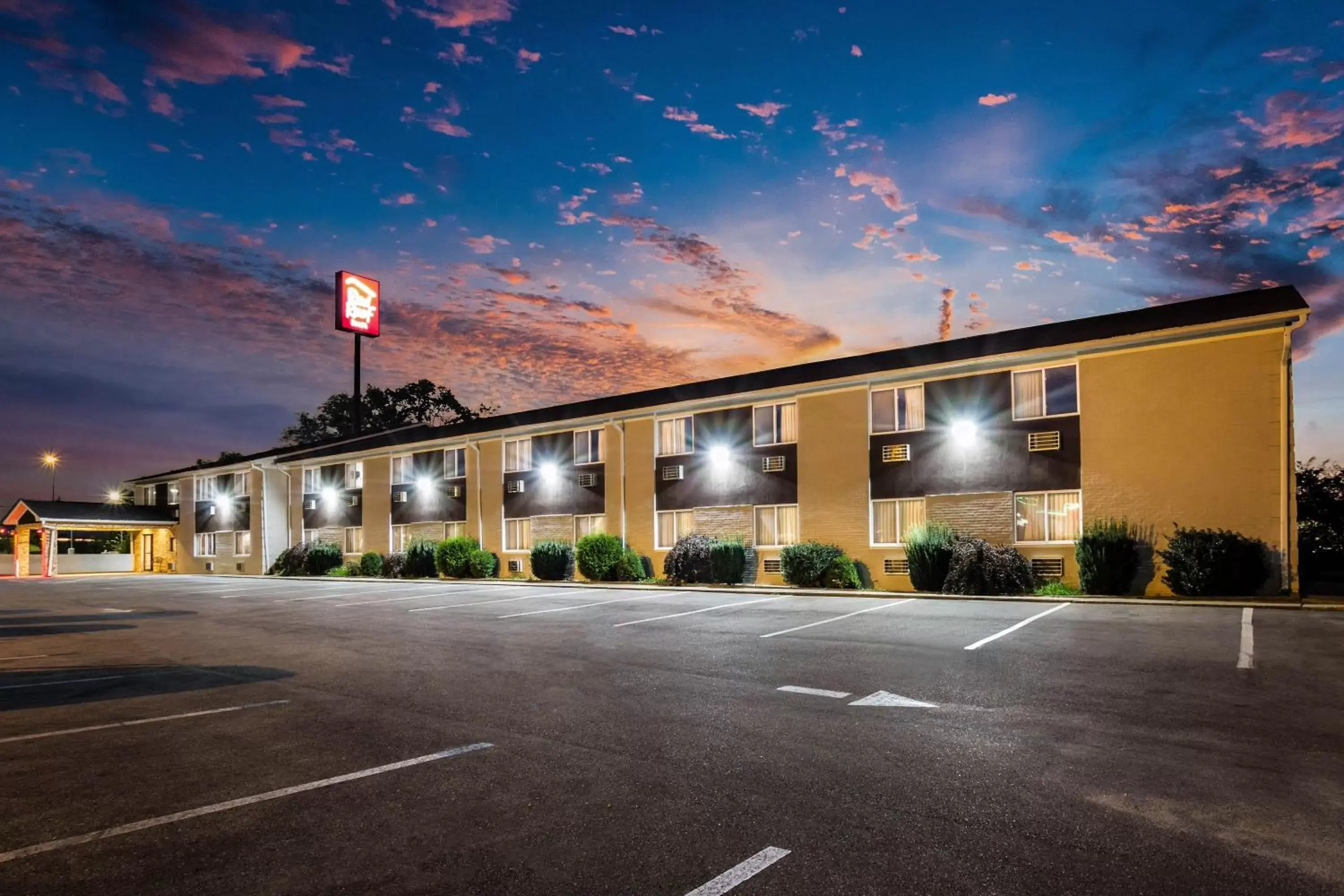 Property Building in Red Roof Inn Dry Ridge