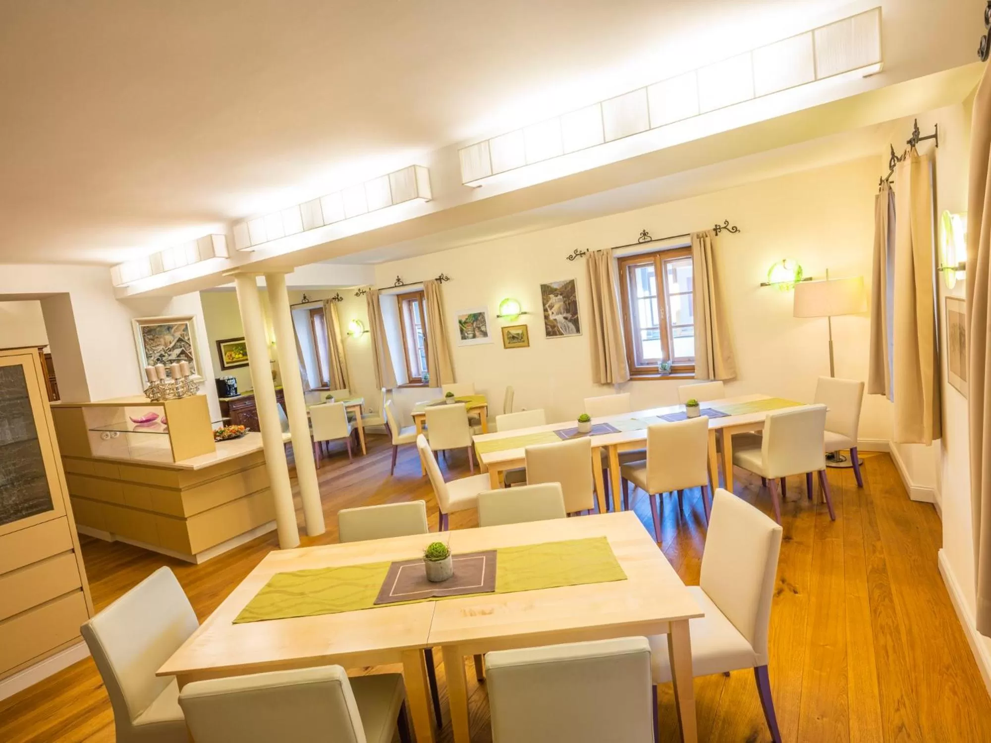 Restaurant/places to eat in Die Schmiede