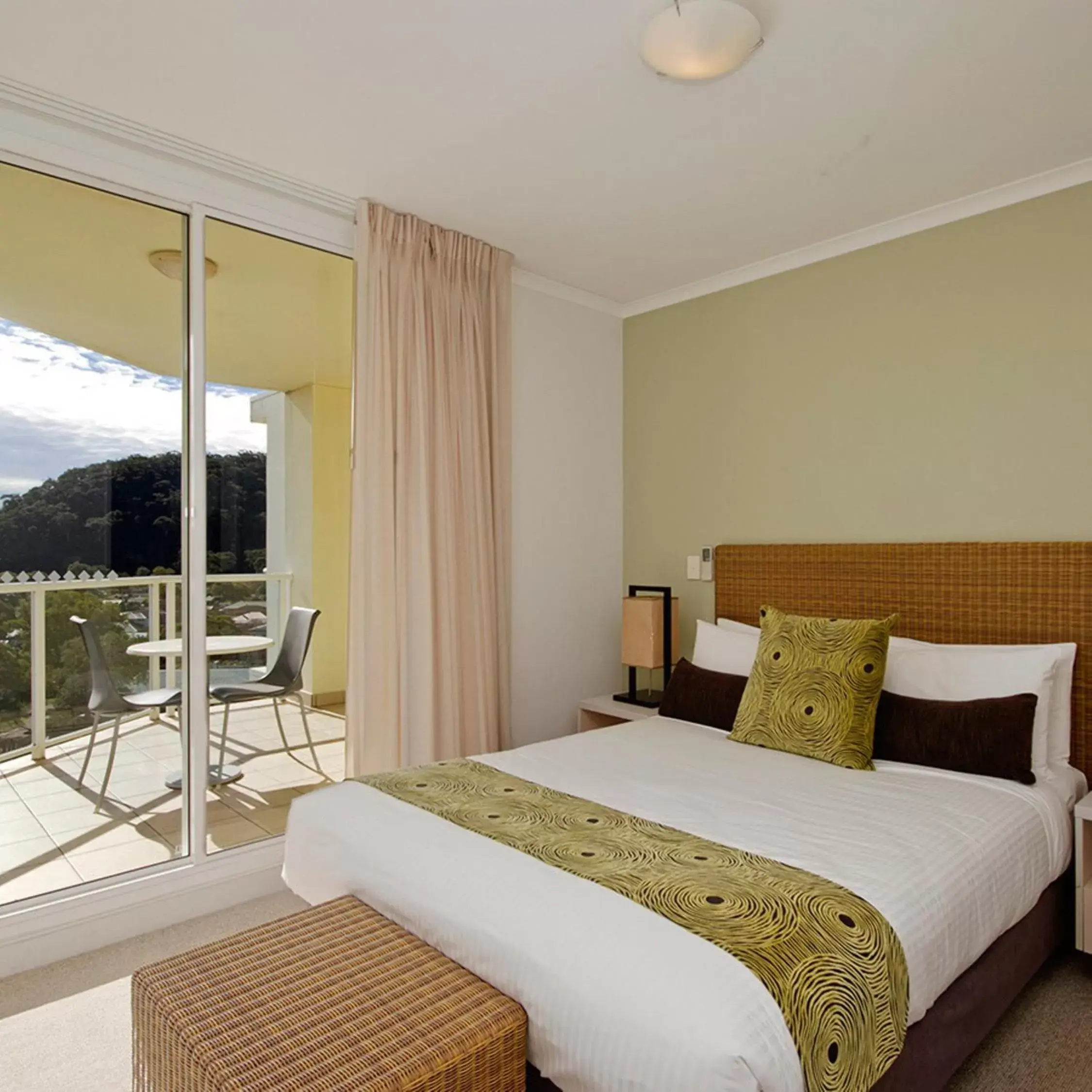 Bedroom in Mantra Ettalong Beach