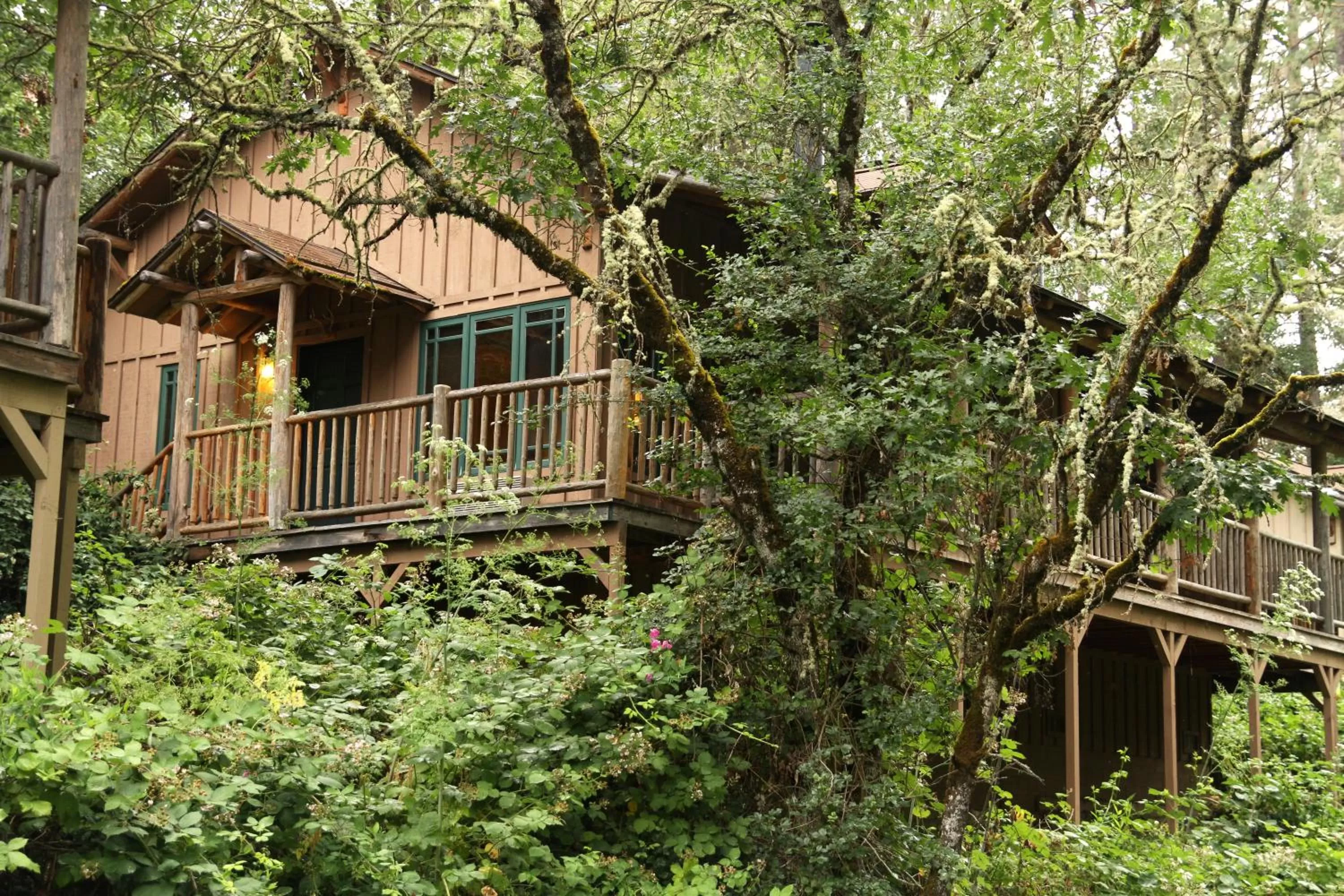 Facade/entrance in Weasku Inn