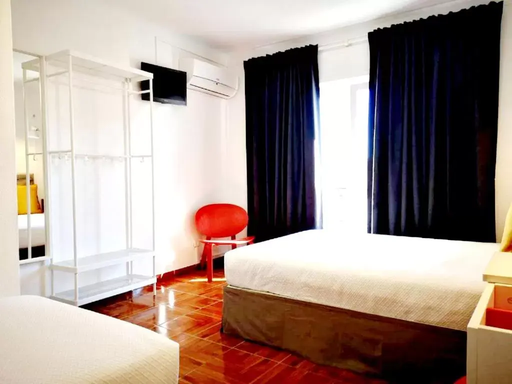 Bedroom, Bed in The Bulldog Inn - Duna Parque Group