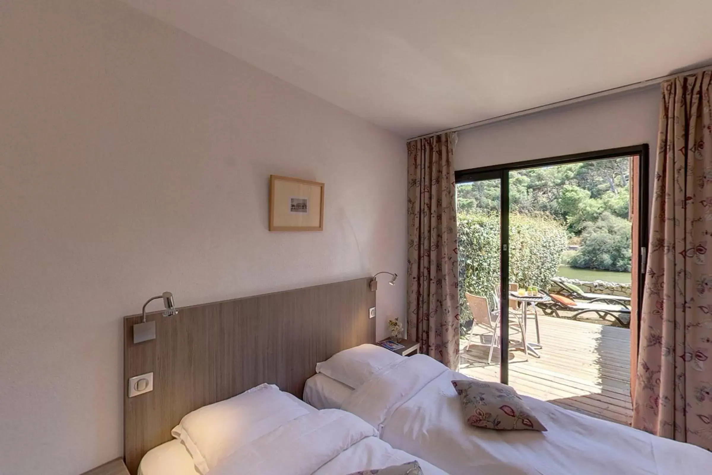 Bedroom, Bed in Hotel Le Phoebus Garden & Spa