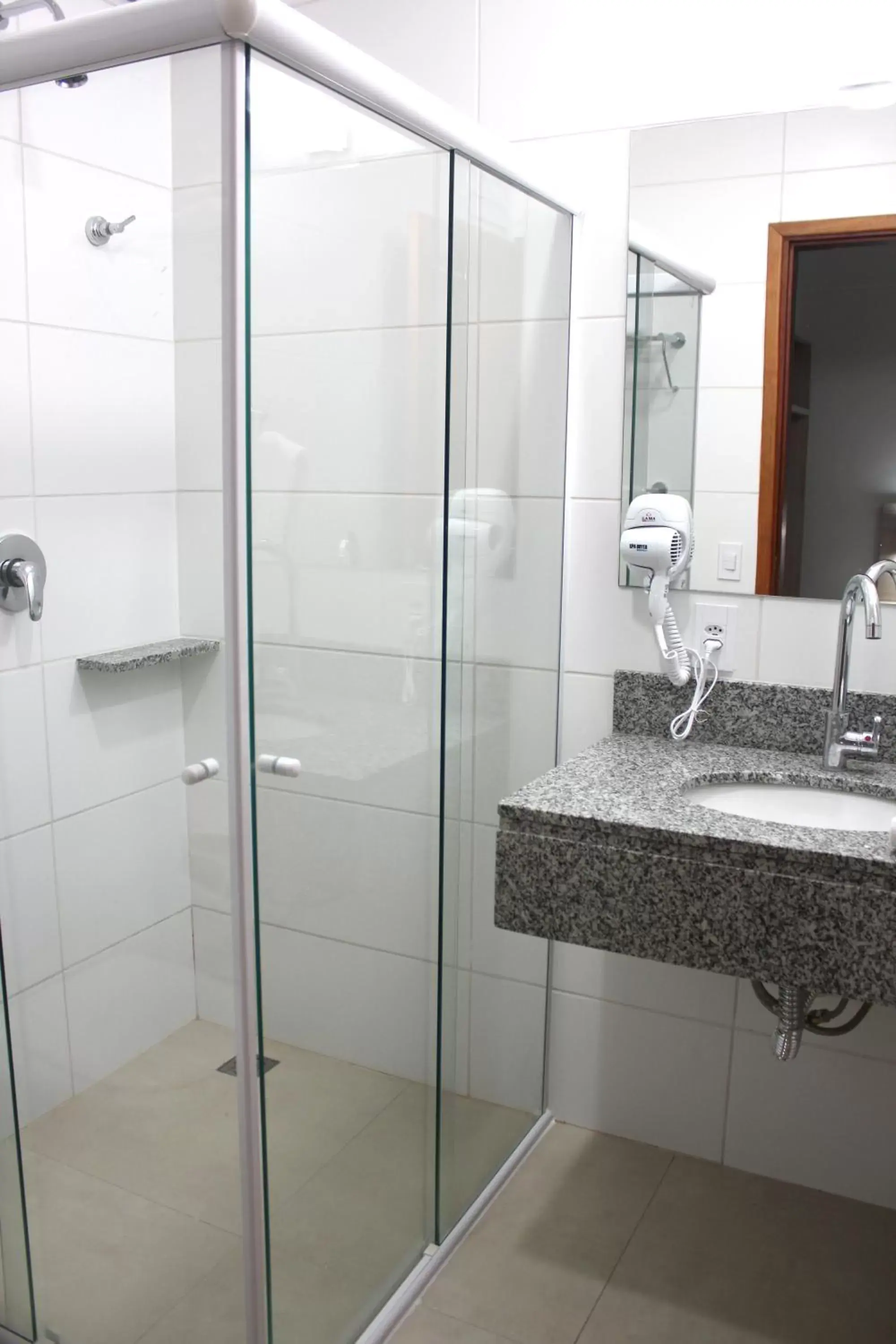 Shower, Bathroom in Bristol Zaniboni Mogi Mirim