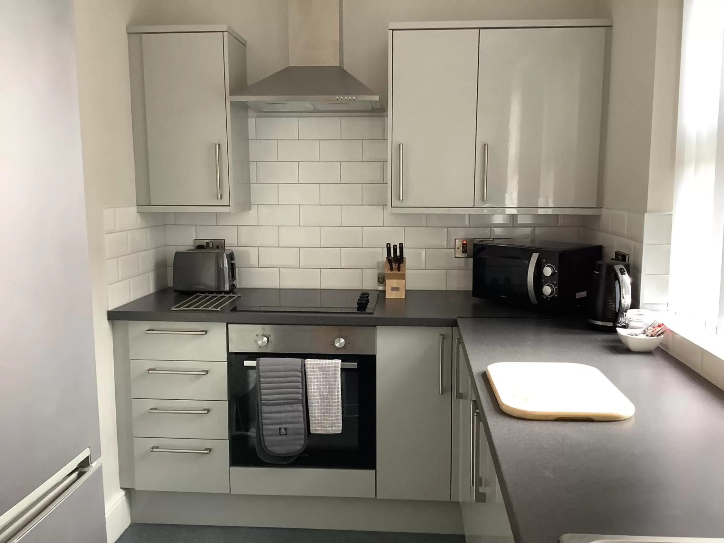 Kitchen/Kitchenette in Jeffersons Hotel & Serviced Apartments