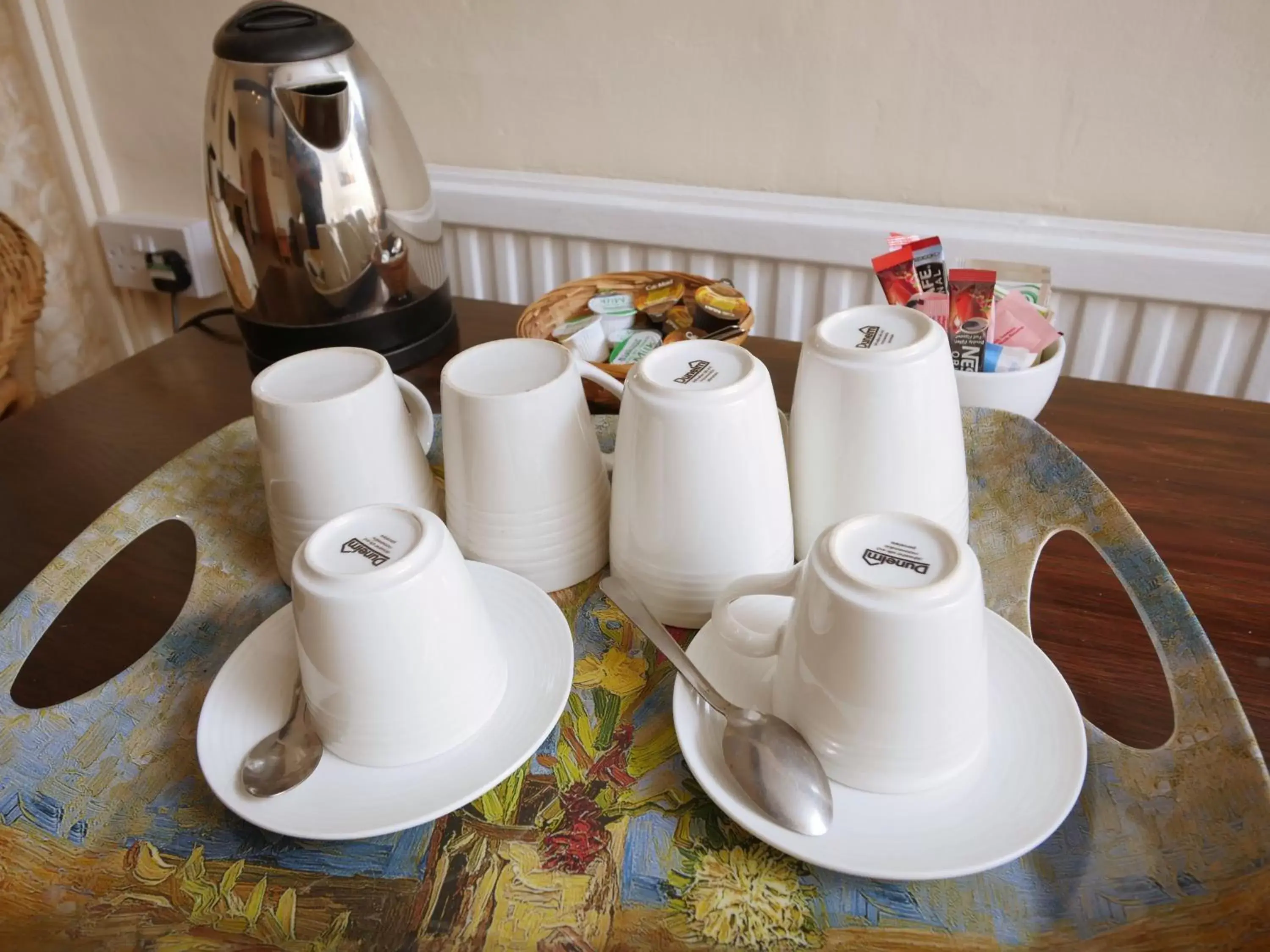 Coffee/Tea Facilities in The Five Bells, Eastry