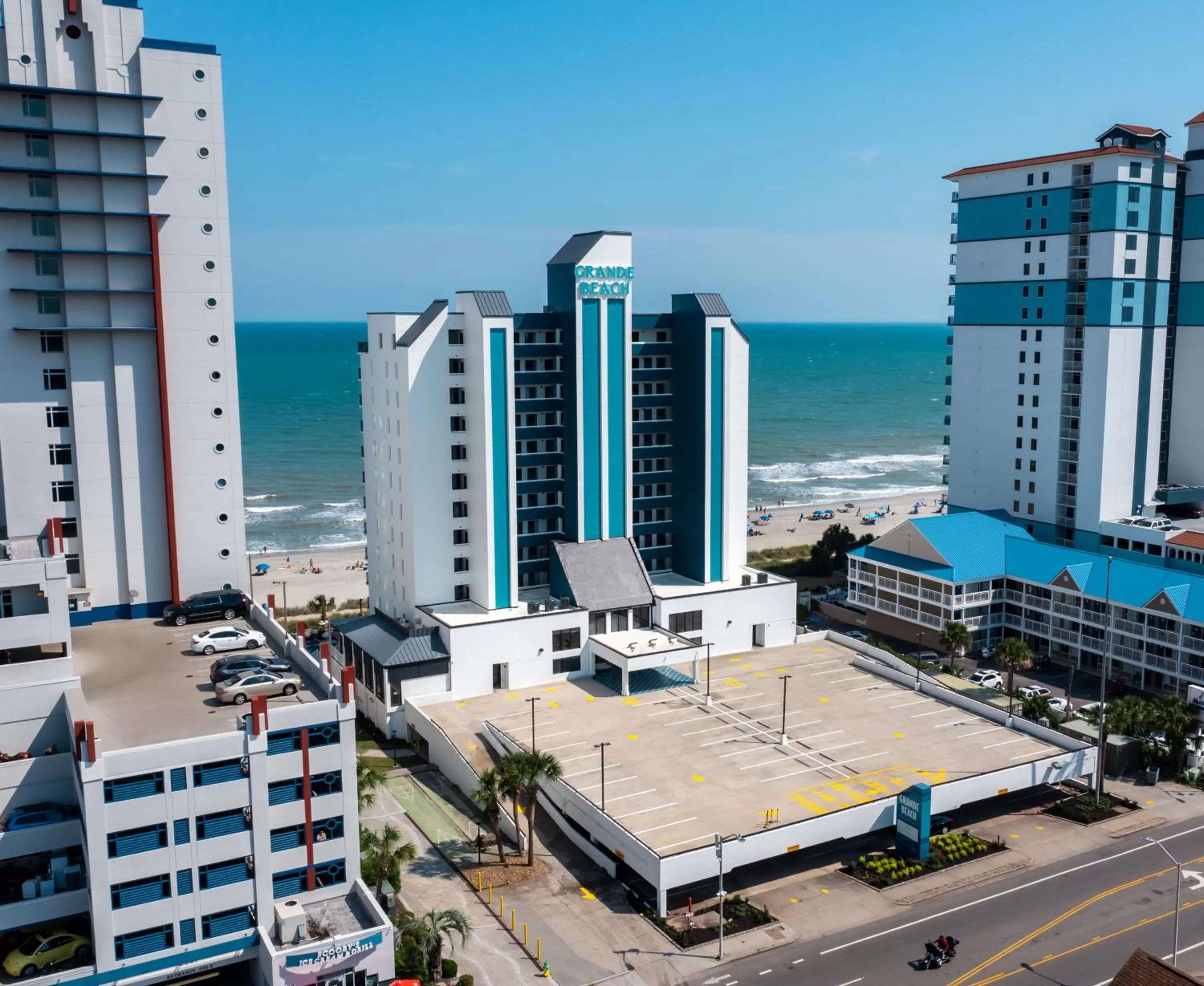 Property building in Grande Beach Resort