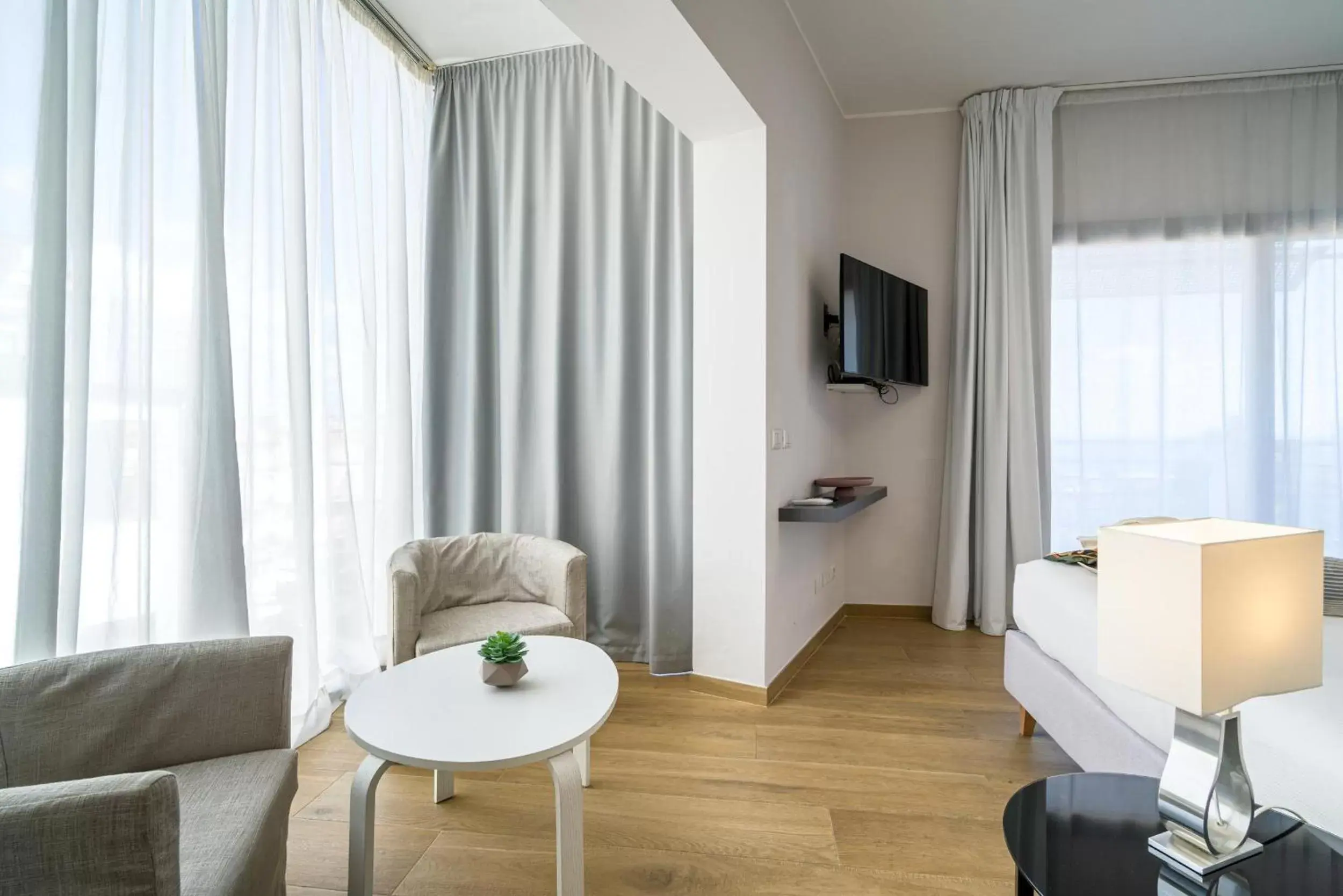 Bed, Seating Area in Taormina Palace Hotel