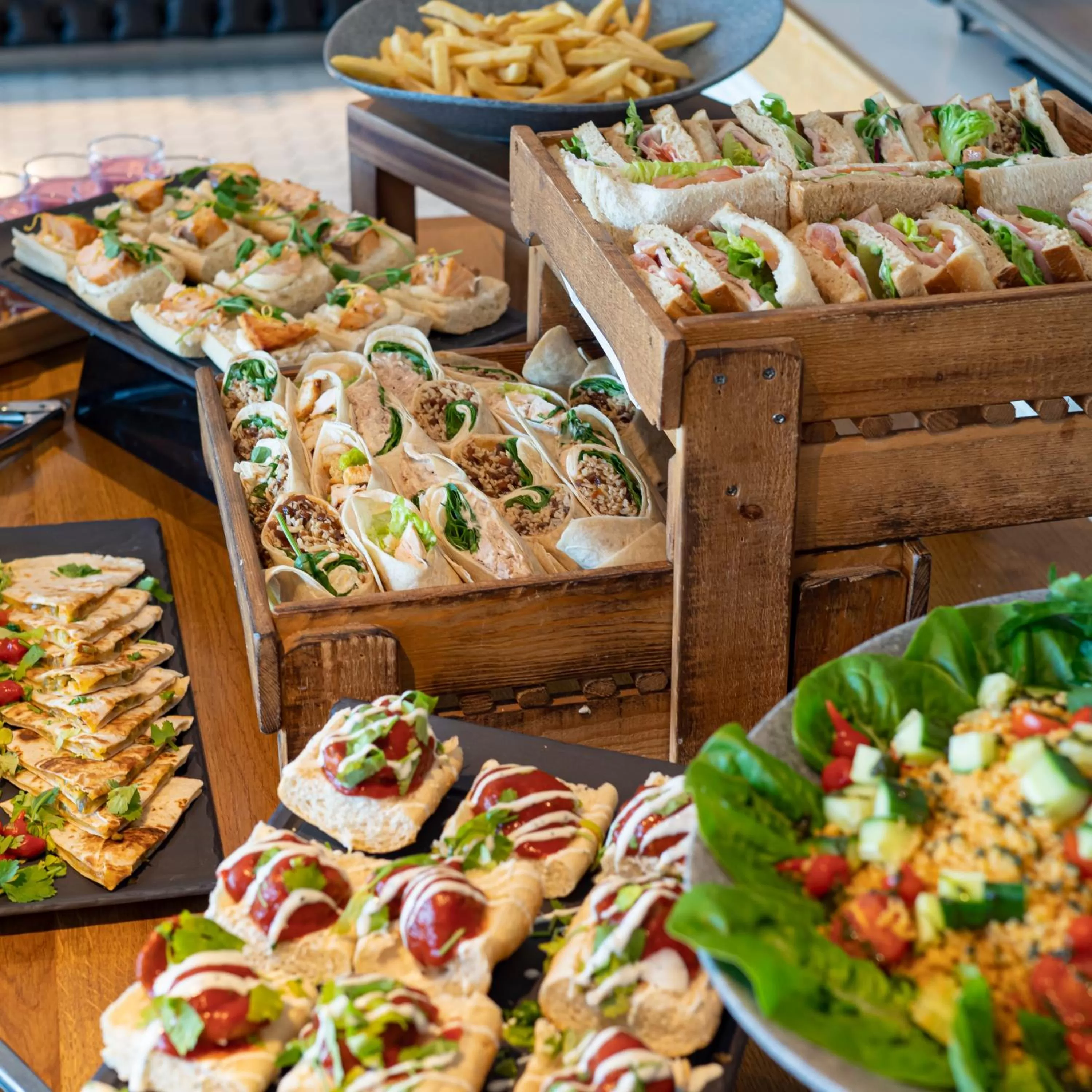 Restaurant/places to eat in Holiday Inn Liverpool City Centre by IHG