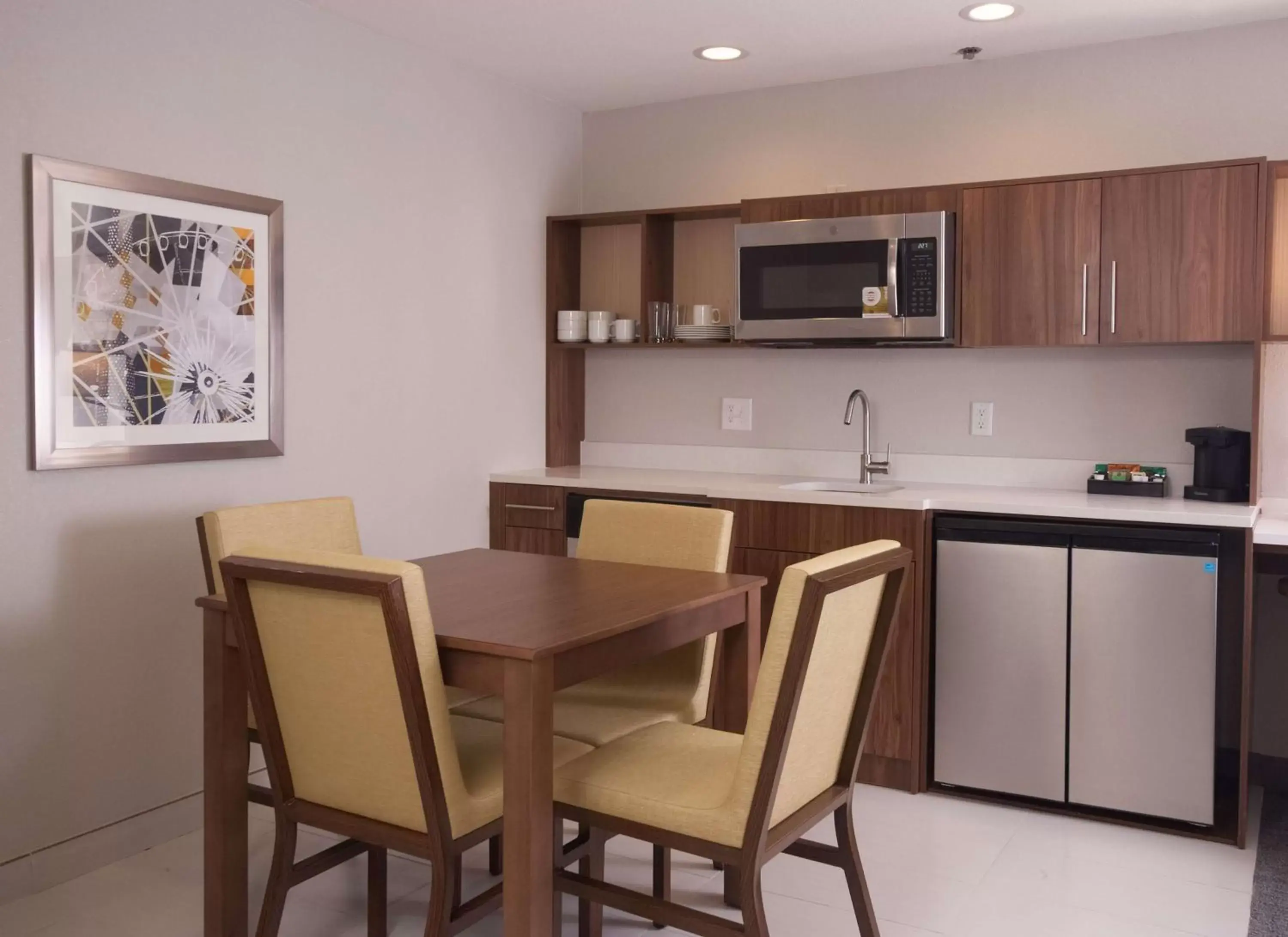 Kitchen or kitchenette, Kitchen/Kitchenette in Home2 Suites By Hilton Atlanta Perimeter Center