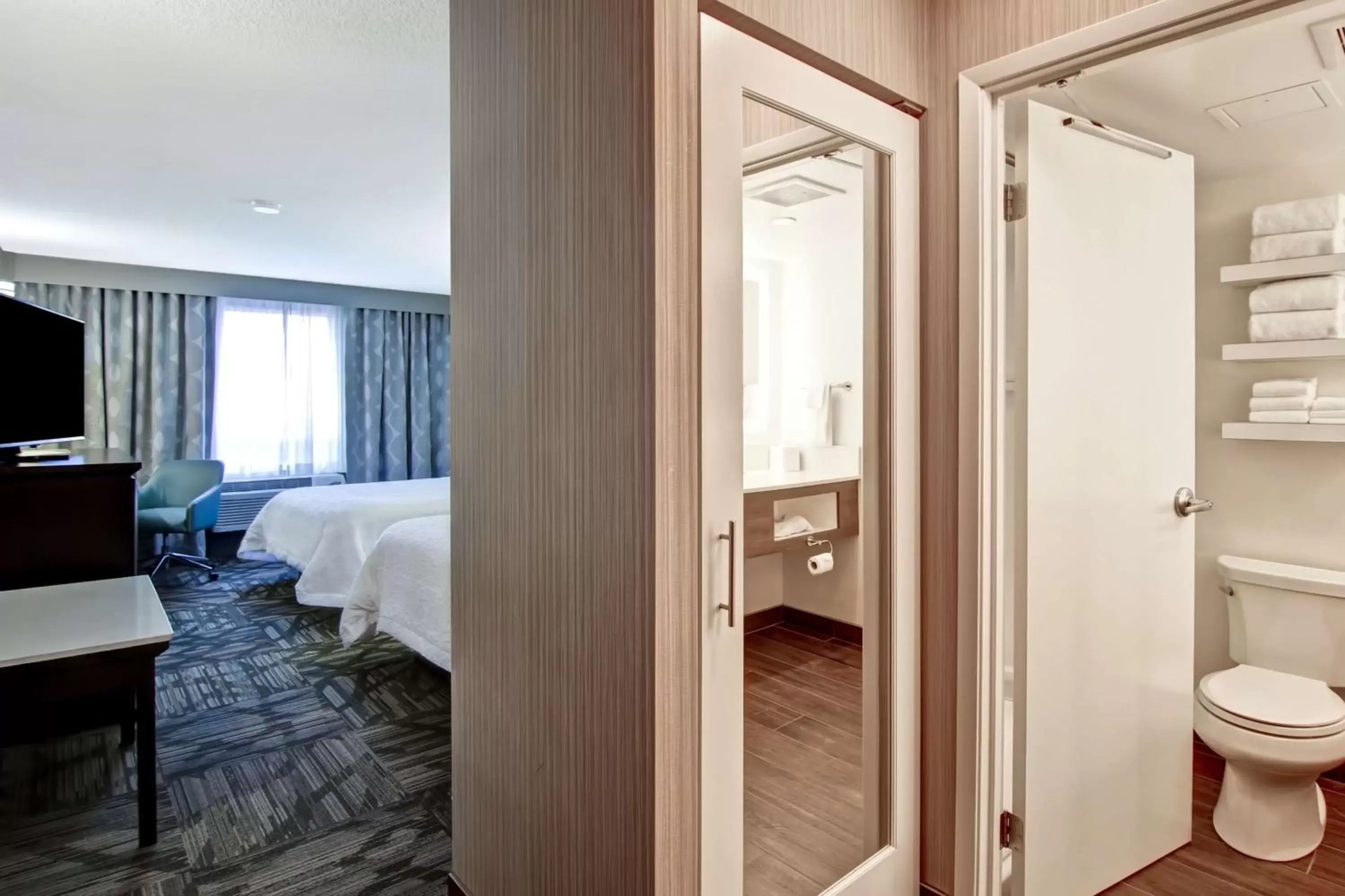 Bedroom, Bathroom in Hampton Inn & Suites by Hilton Calgary-Airport
