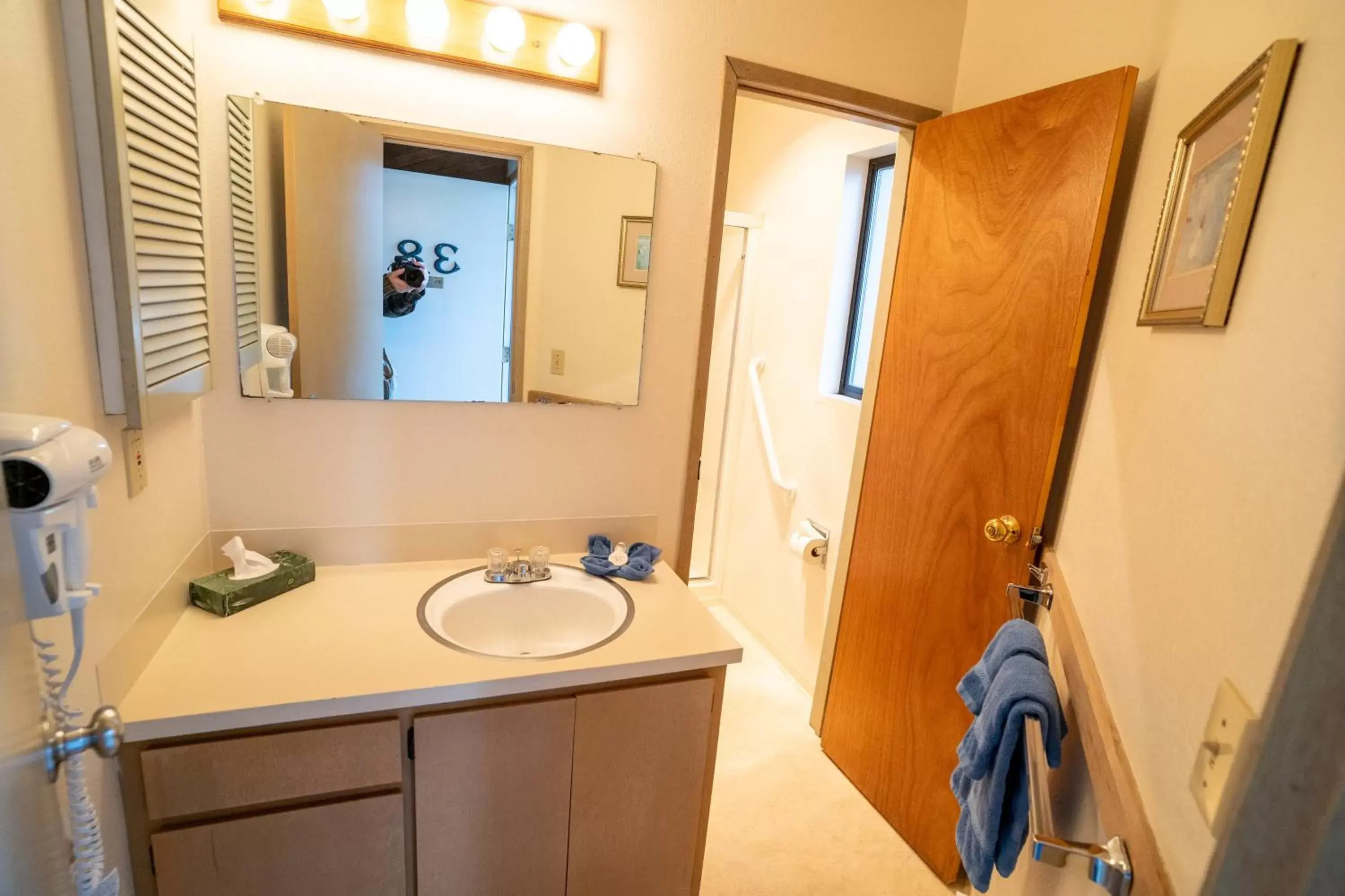 Bathroom in Surfcrest Resort