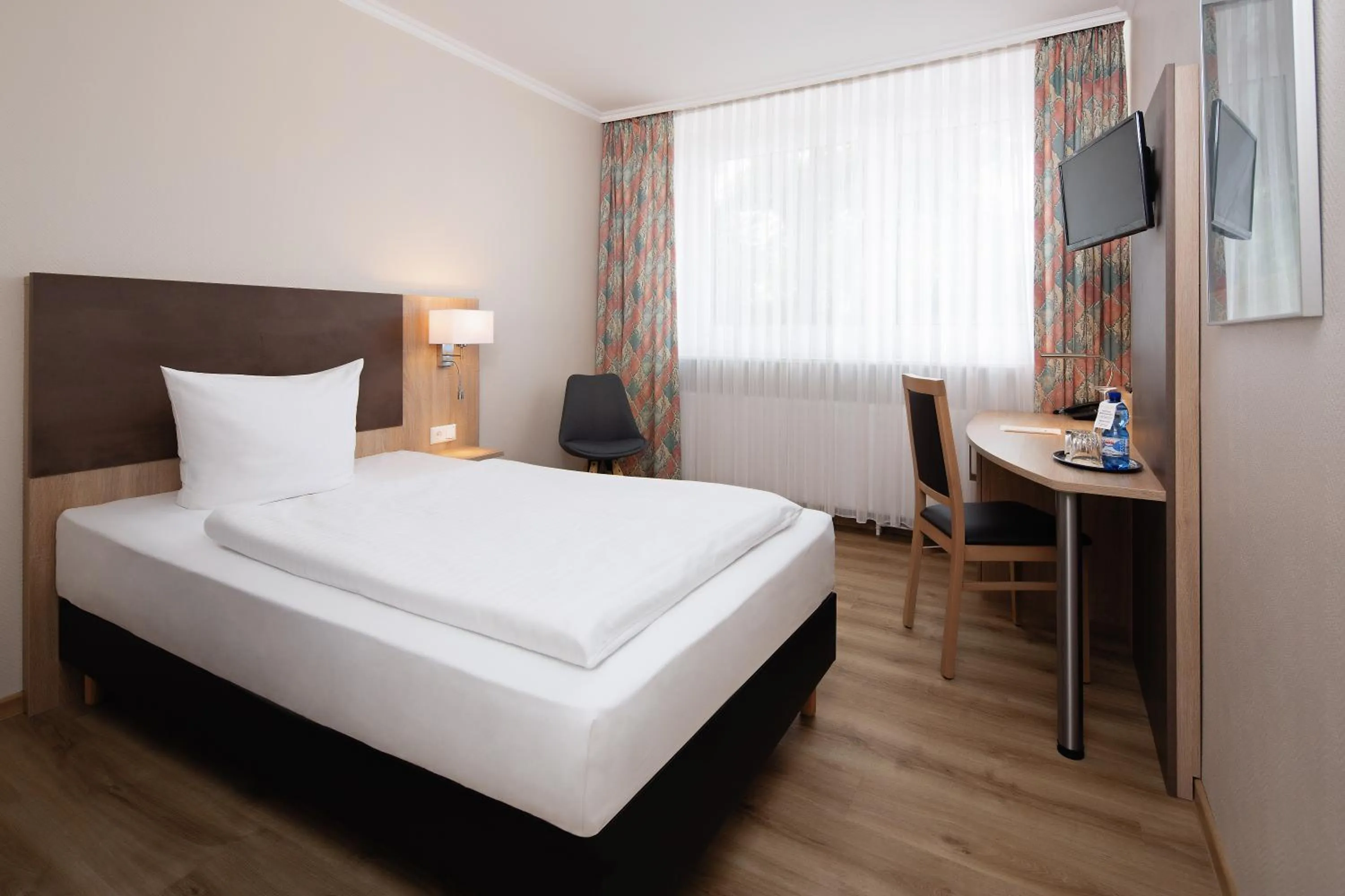 Photo of the whole room, Bed in Hotel Berliner Bär