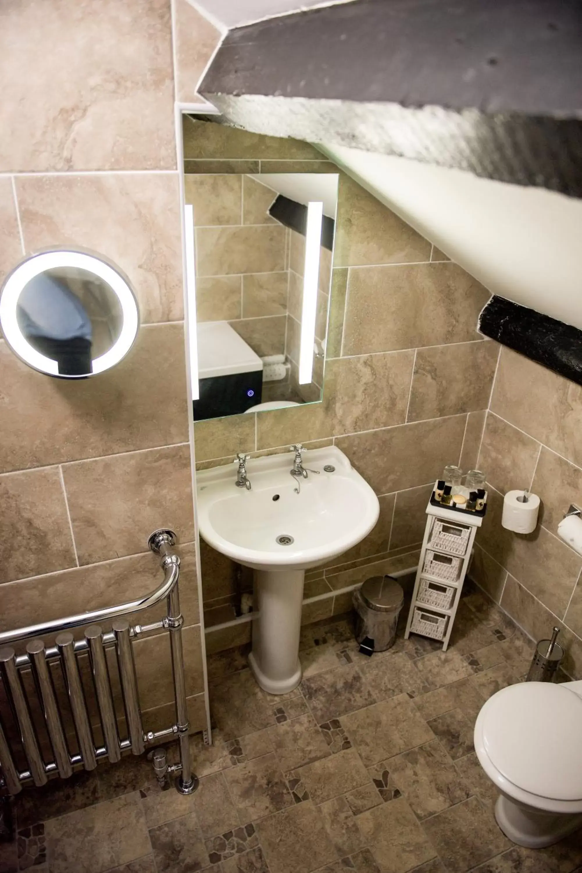 Bathroom in The Black Boy Inn