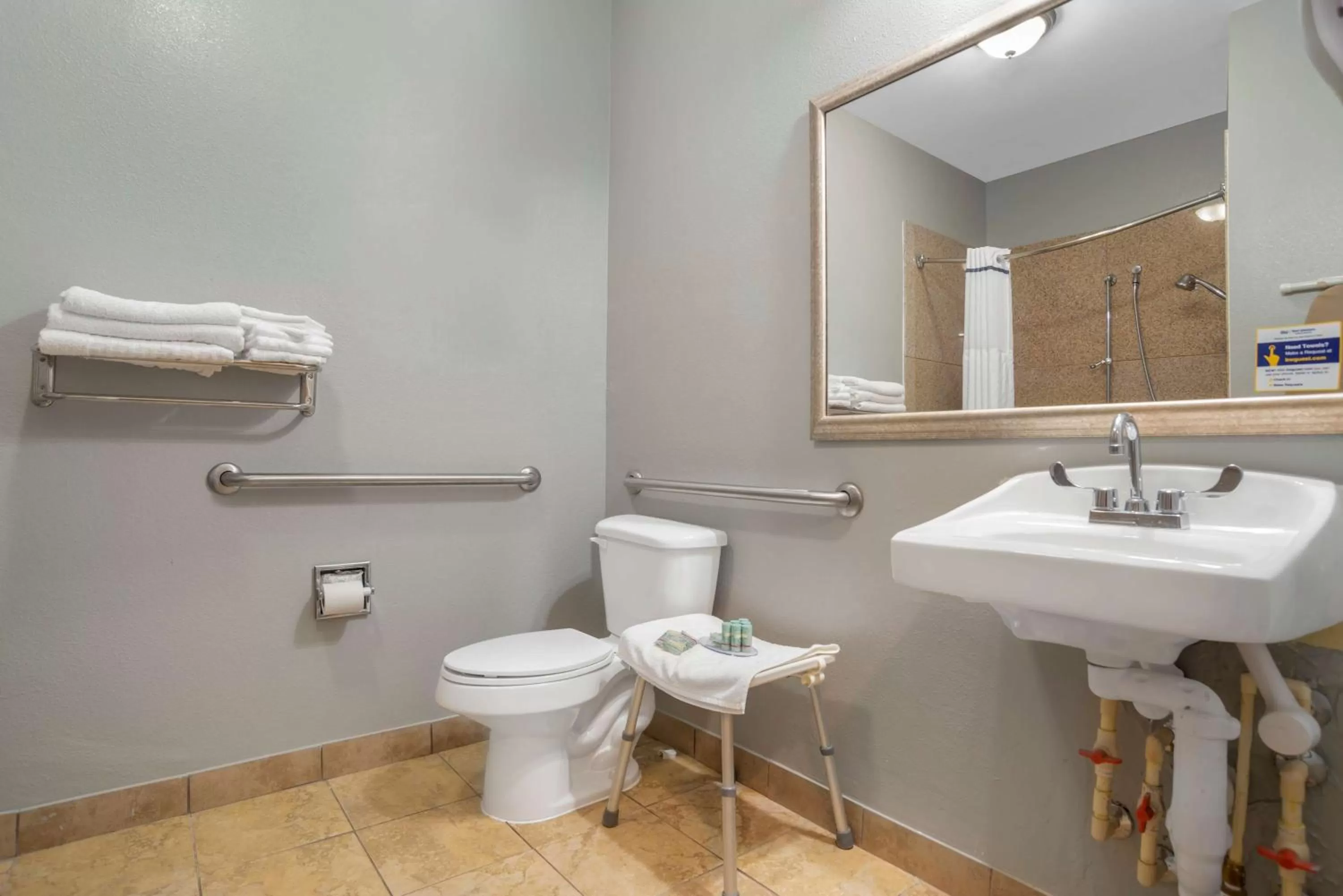 Bathroom in Best Western Wakulla Inn & Suites