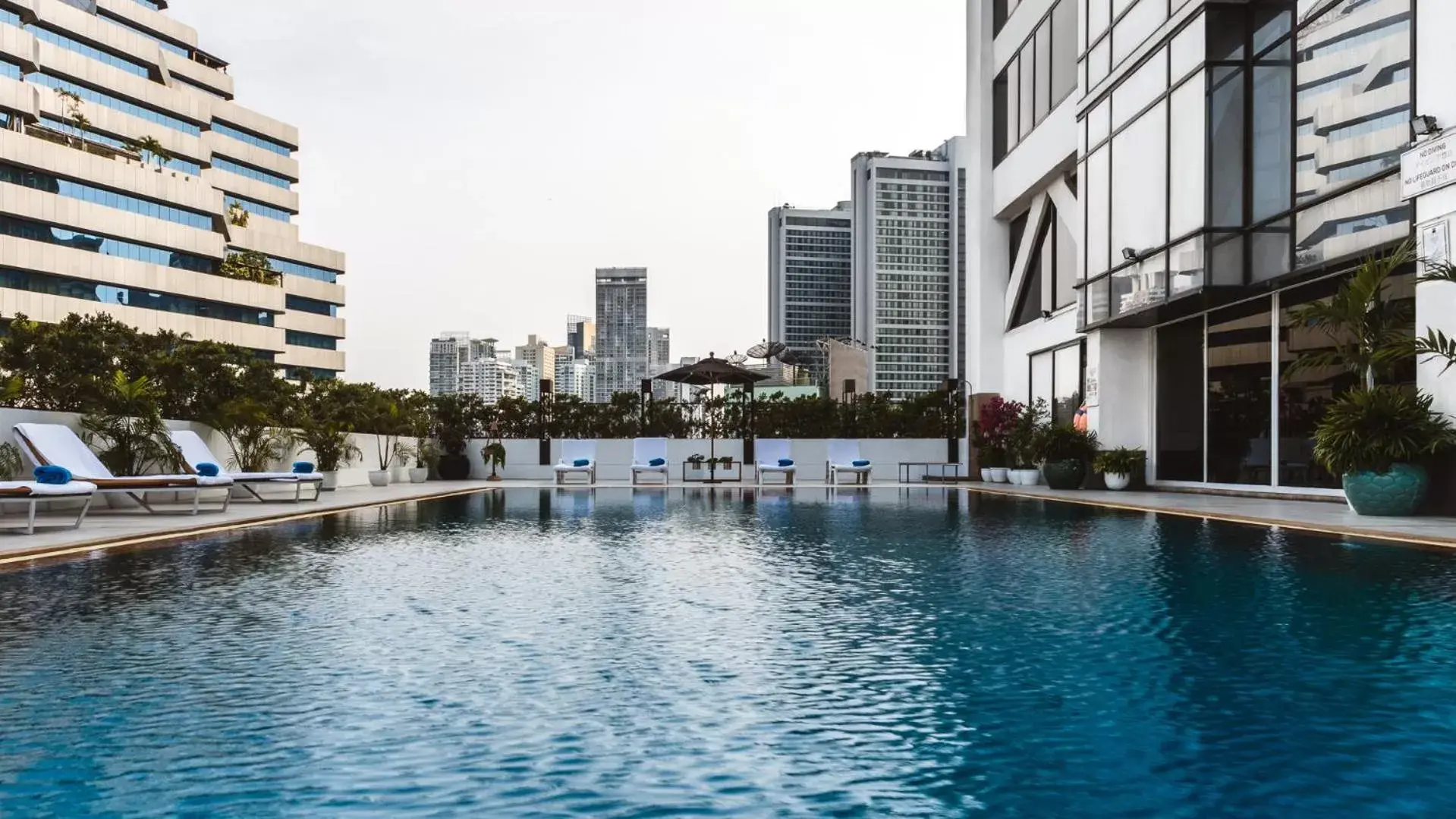 Swimming Pool in Bangkok Hotel Lotus Sukhumvit 33 by Compass Hospitality