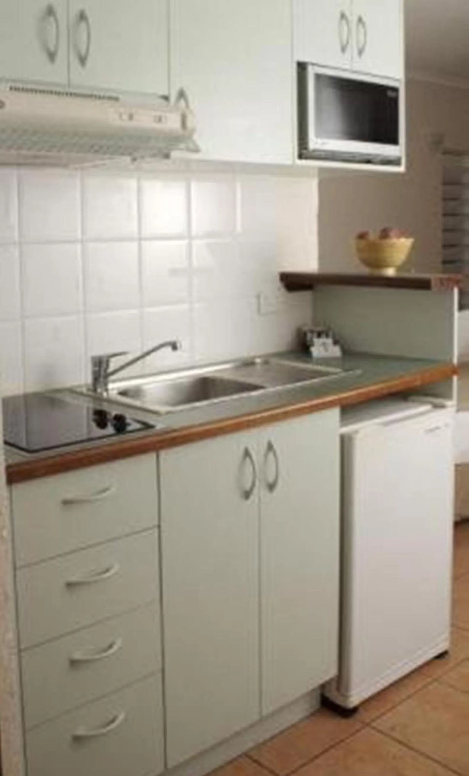 Kitchen or kitchenette in Port Douglas Retreat