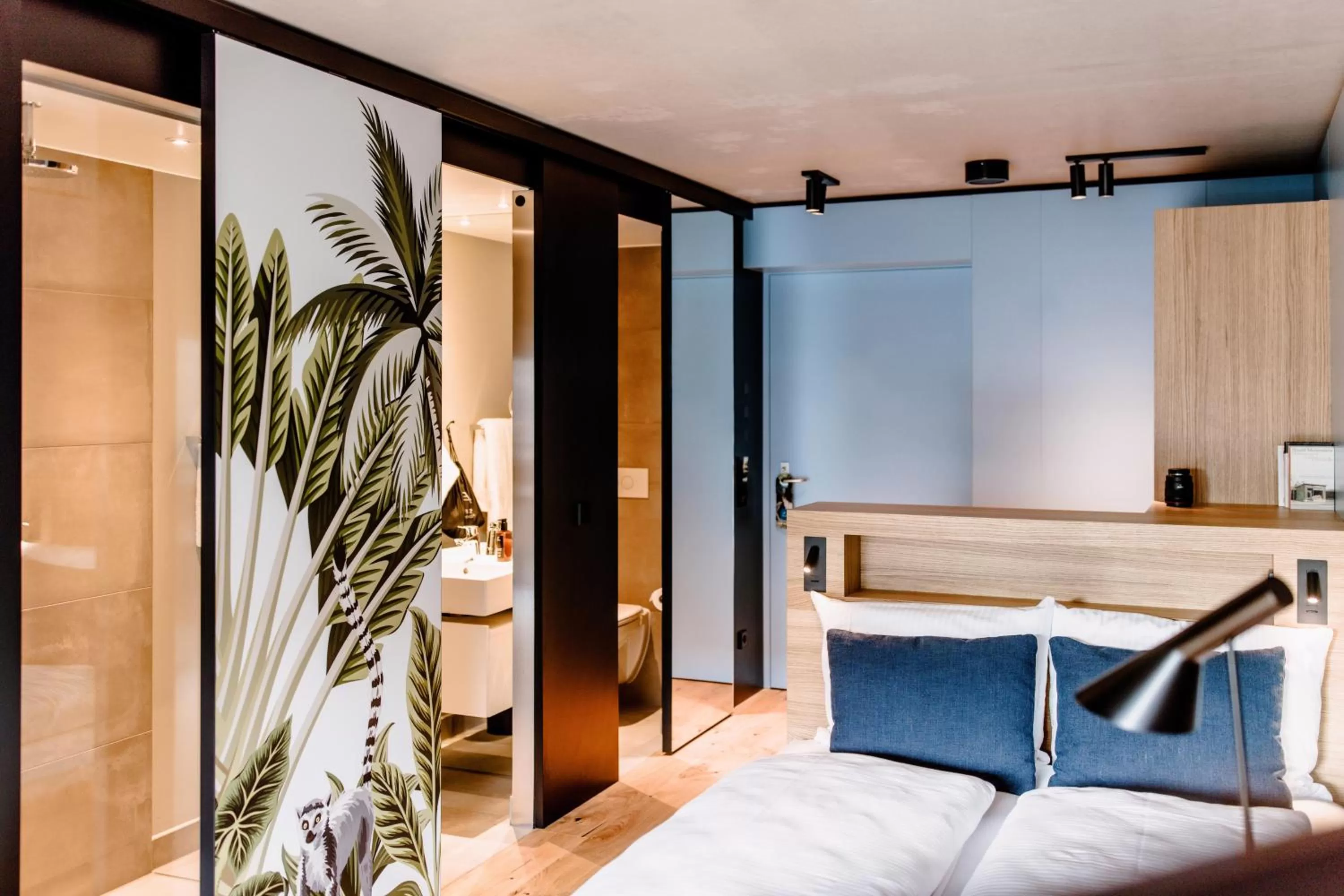 Photo of the whole room, Bed in THE FLAG West M.