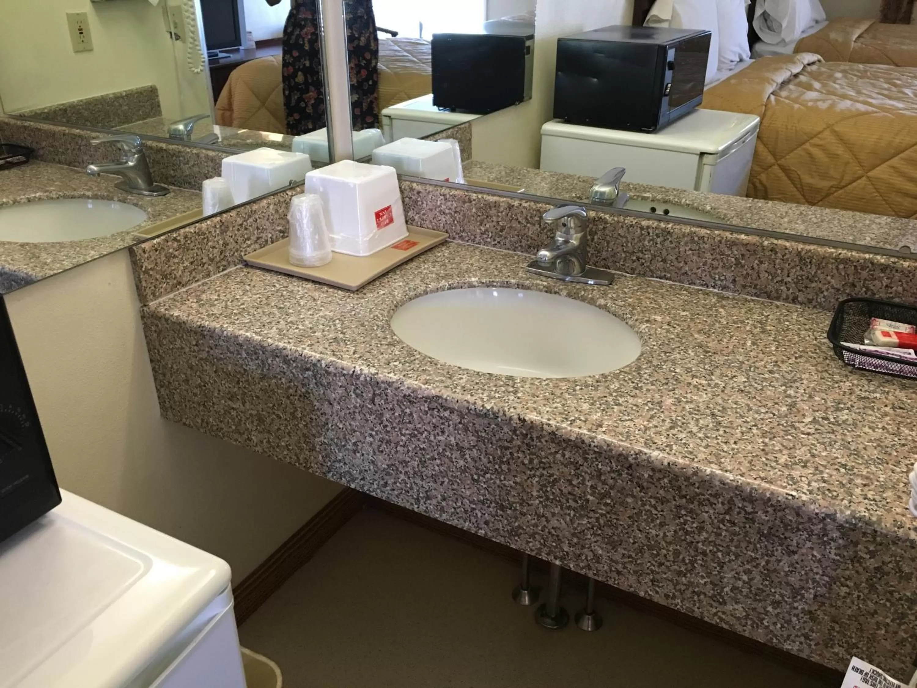 Bathroom in Red Carpet Inn - Gettysburg