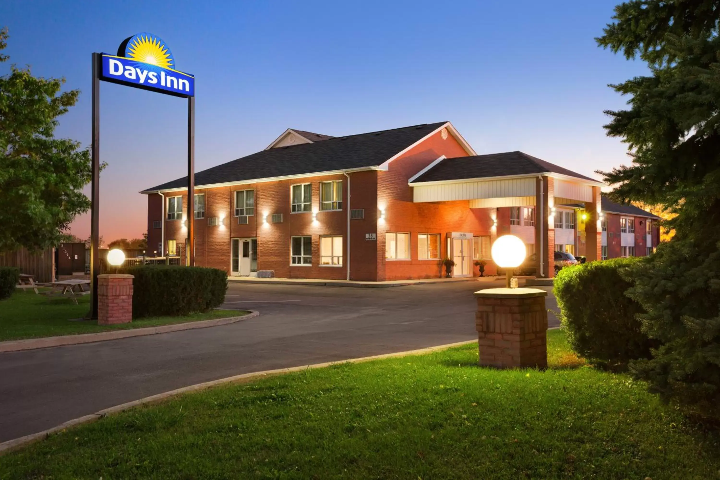 Facade/entrance, Property Building in Days Inn by Wyndham Stouffville