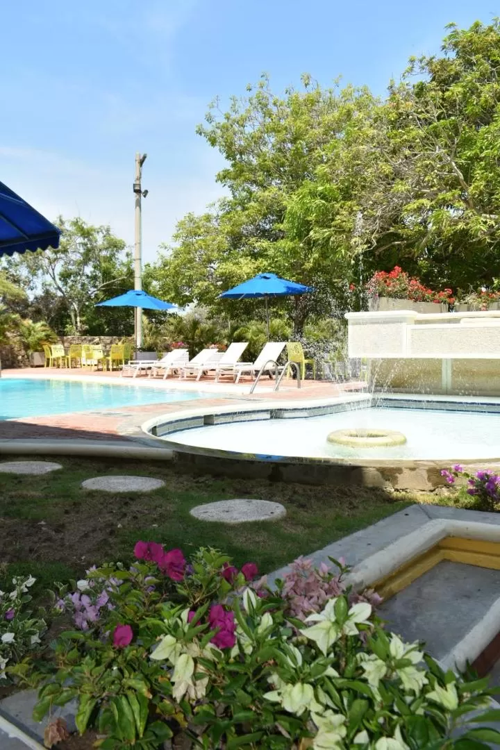 Swimming pool in Porto Bello Hotel Boutique