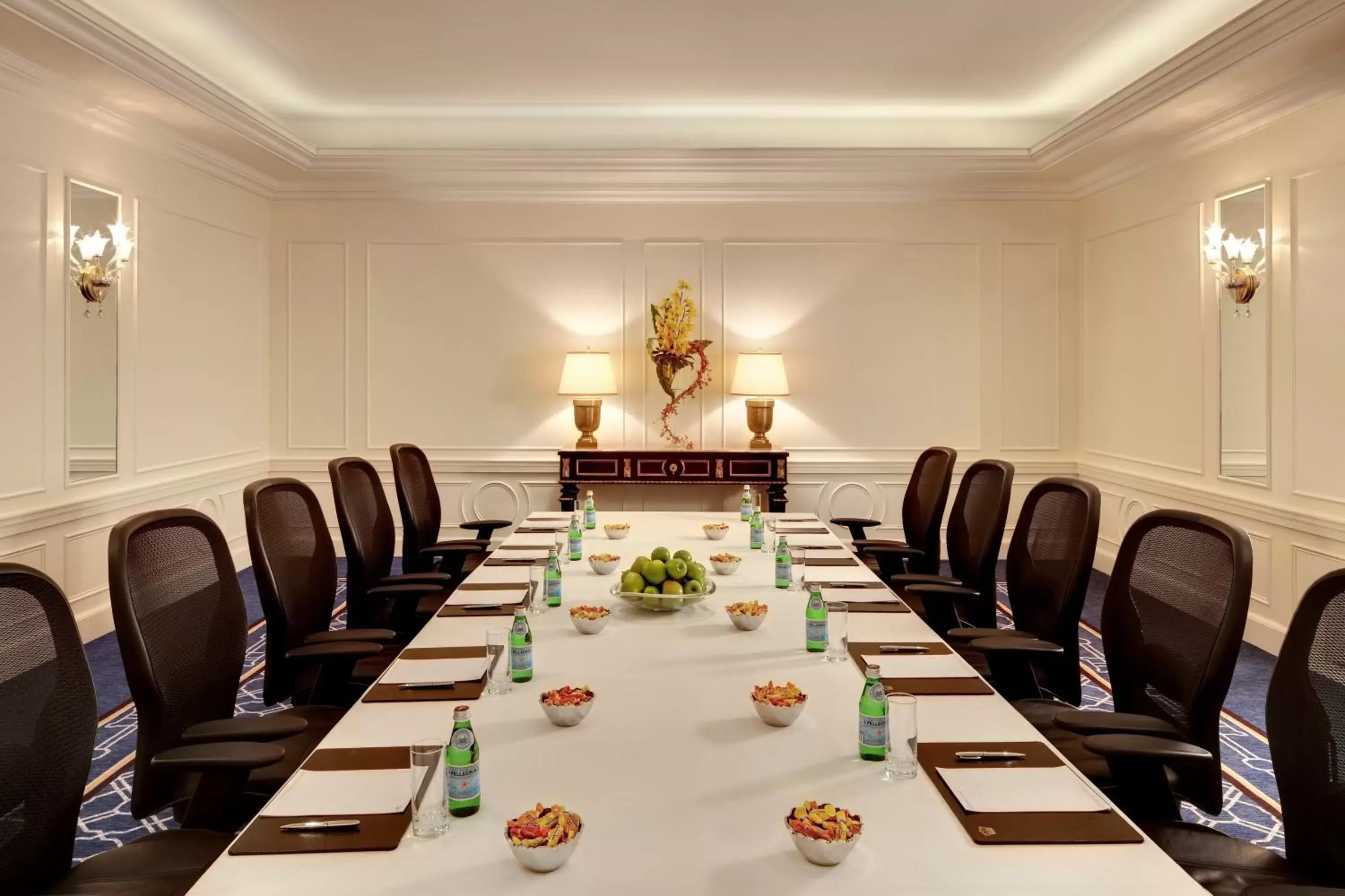 Business facilities in Lotte New York Palace