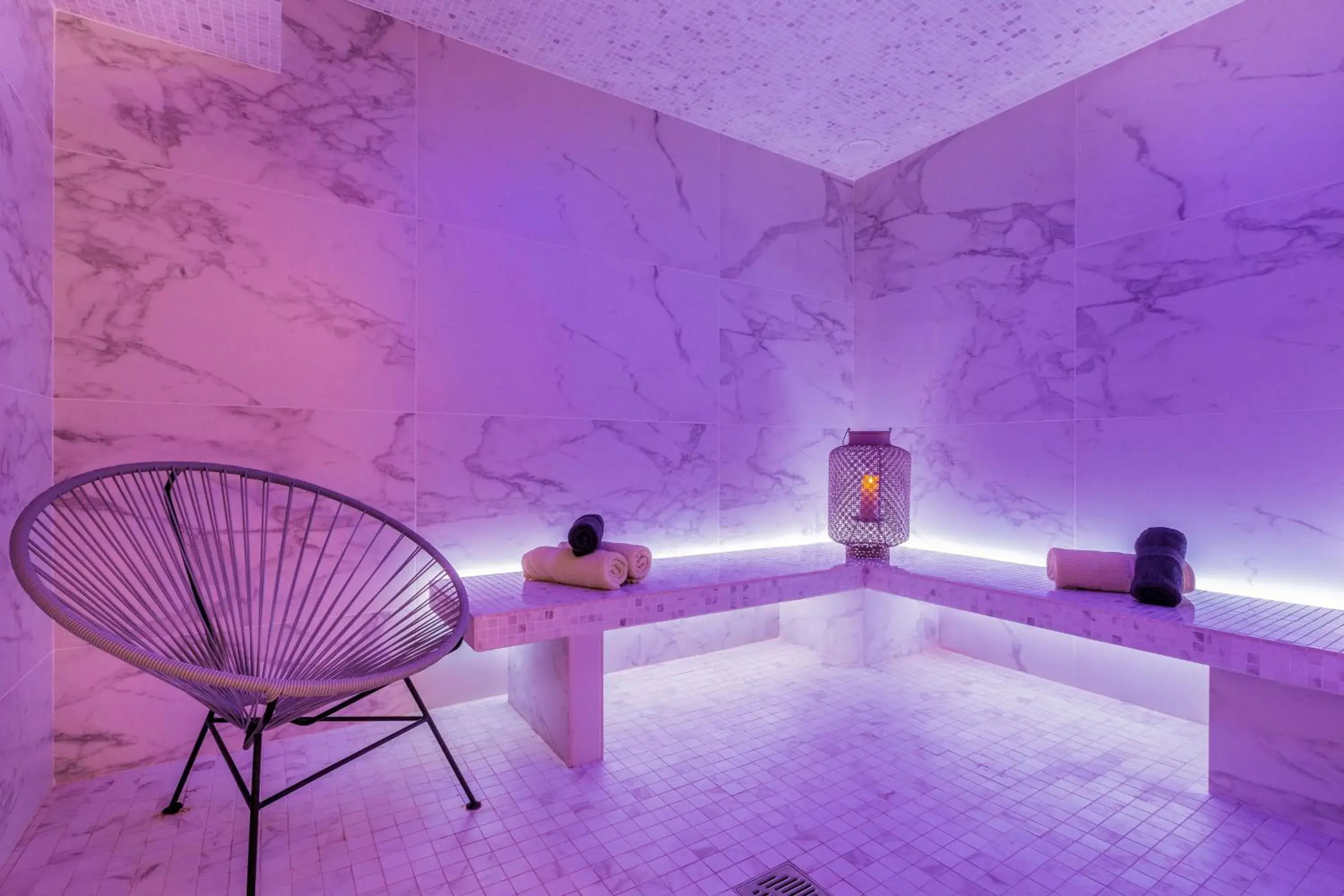 Steam room, Swimming Pool in Best Western Plus Hotel Du Parc Chantilly