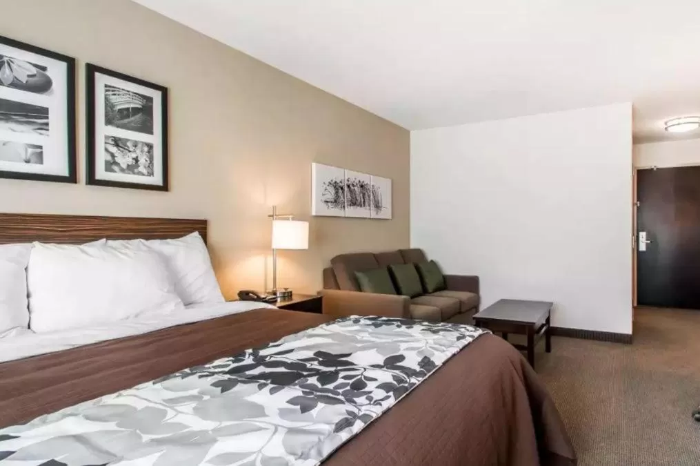 Bed in Sleep Inn & Suites Hannibal West