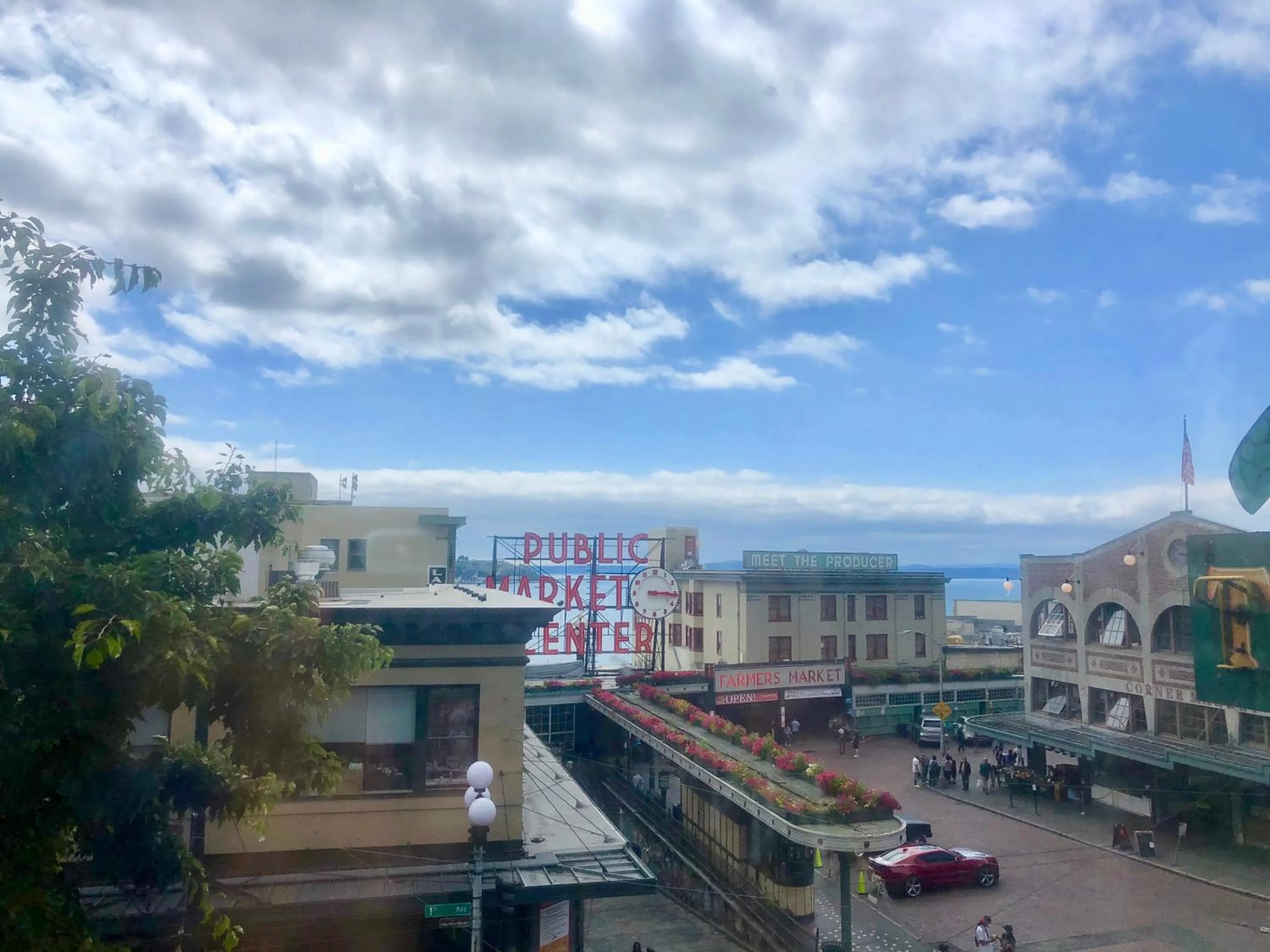City view in Green Tortoise Hostel Seattle