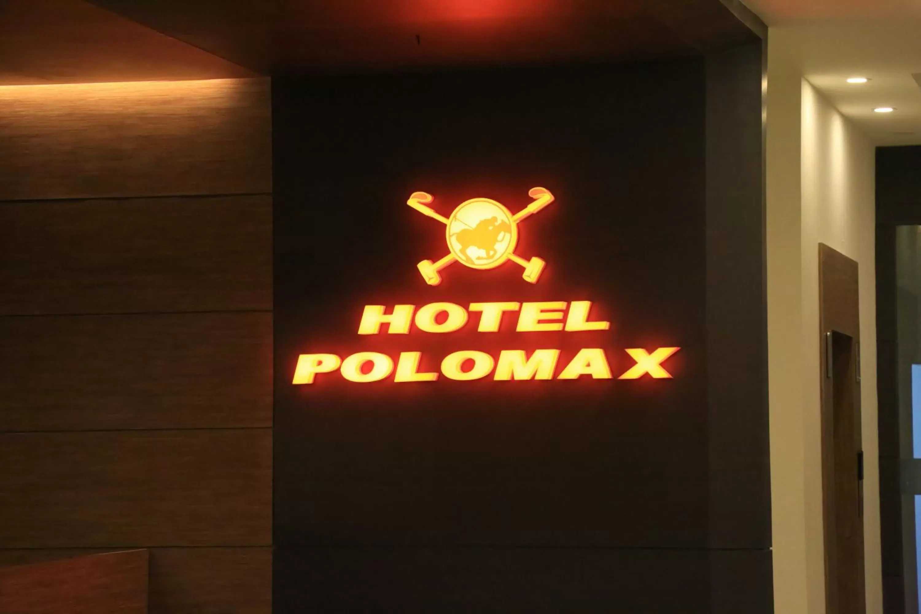 Lobby or reception, Property Logo/Sign in Max Hotels Jabalpur