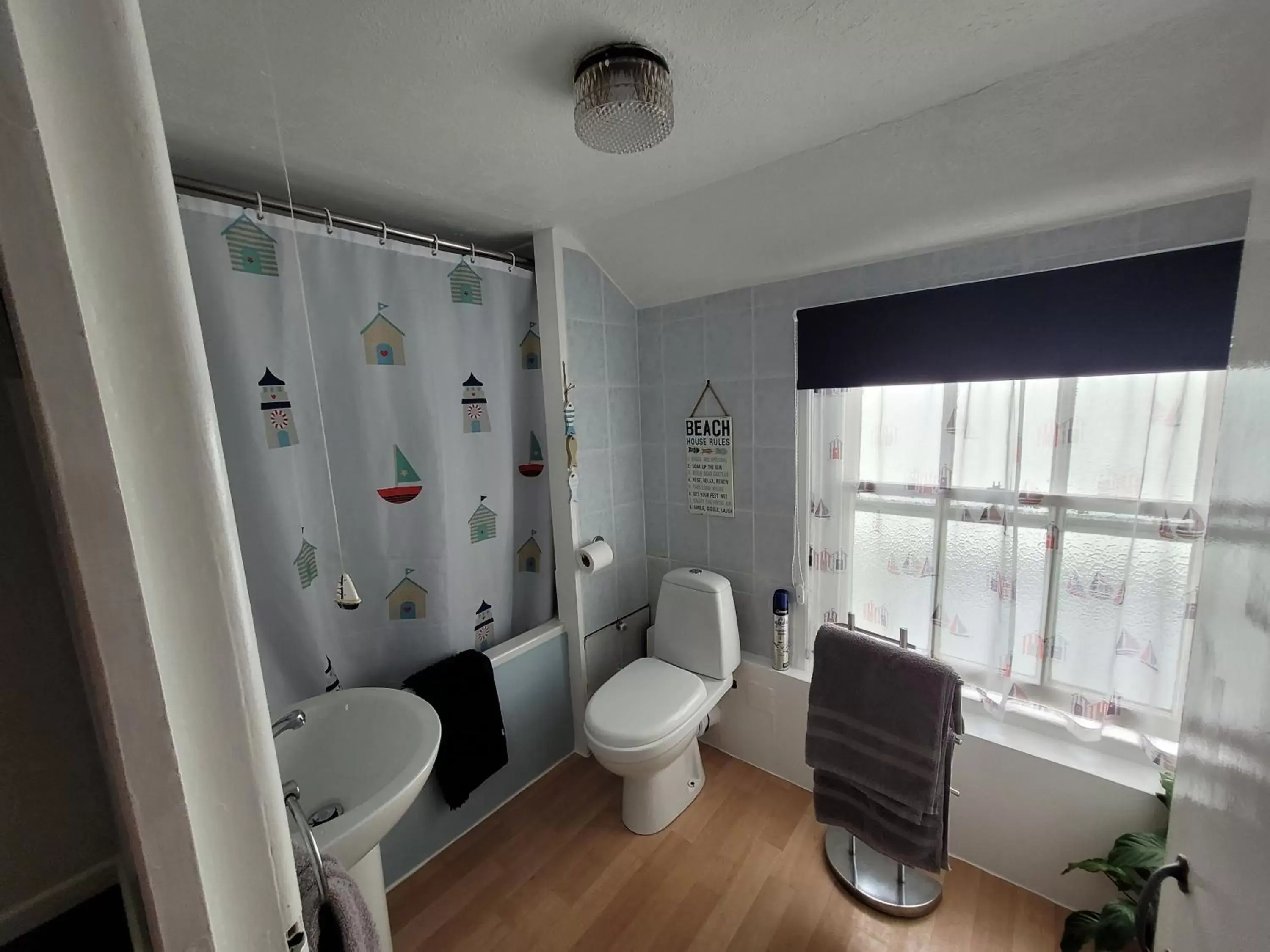 Bathroom in Lyndale Guest House