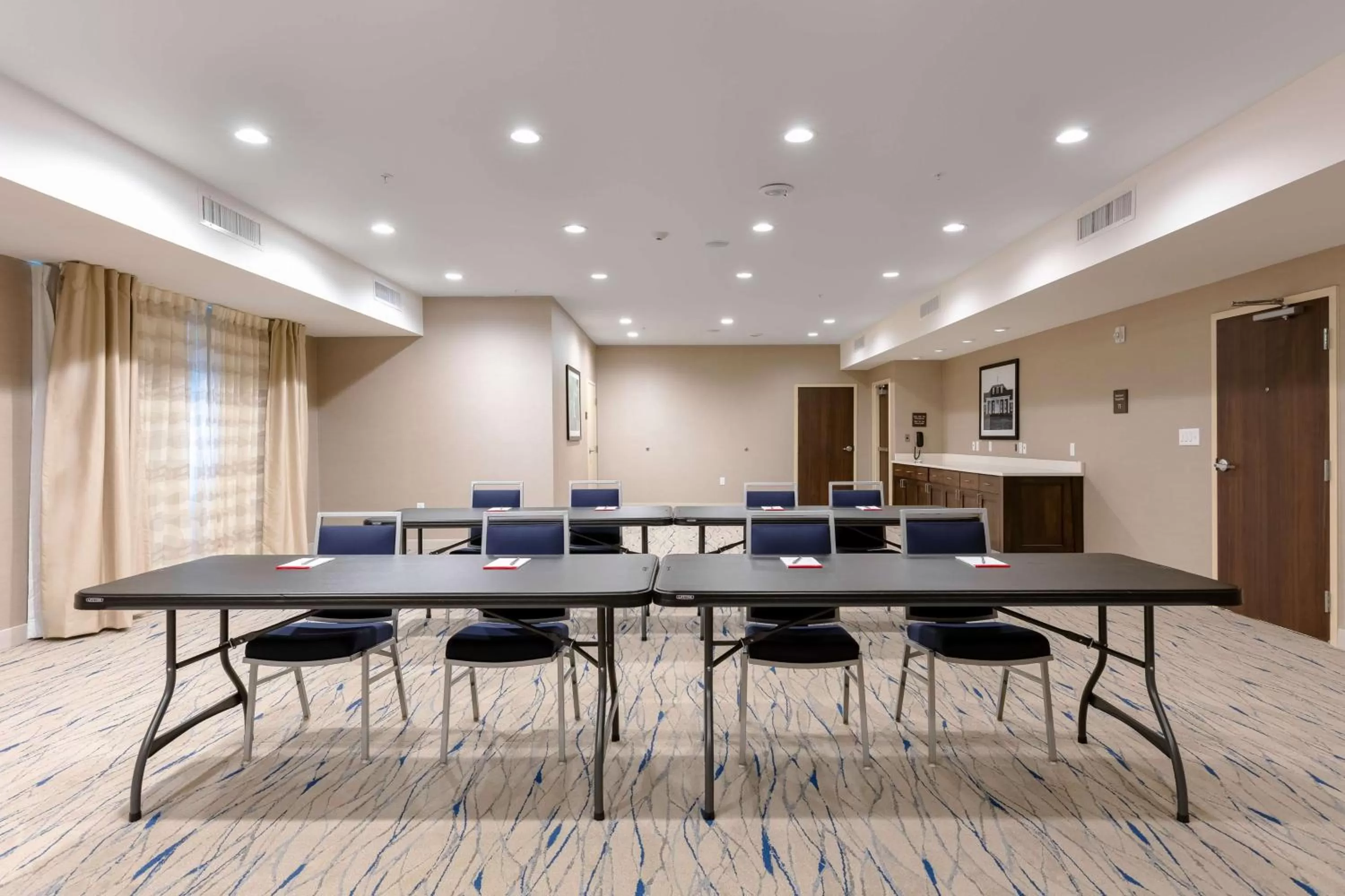 Meeting/conference room in Hampton Inn Wetumpka