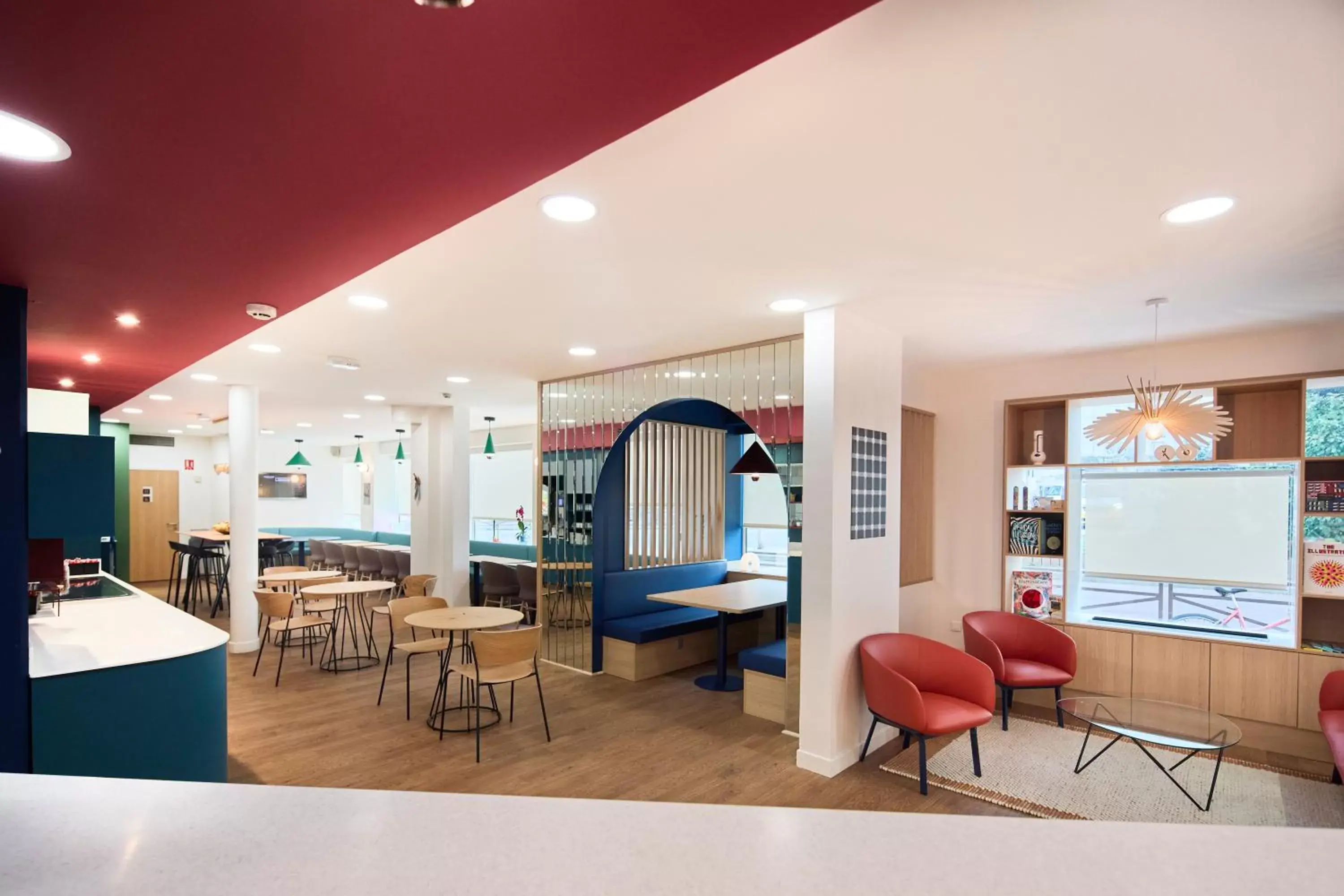 Lobby or reception in ibis Styles Paris Poissy