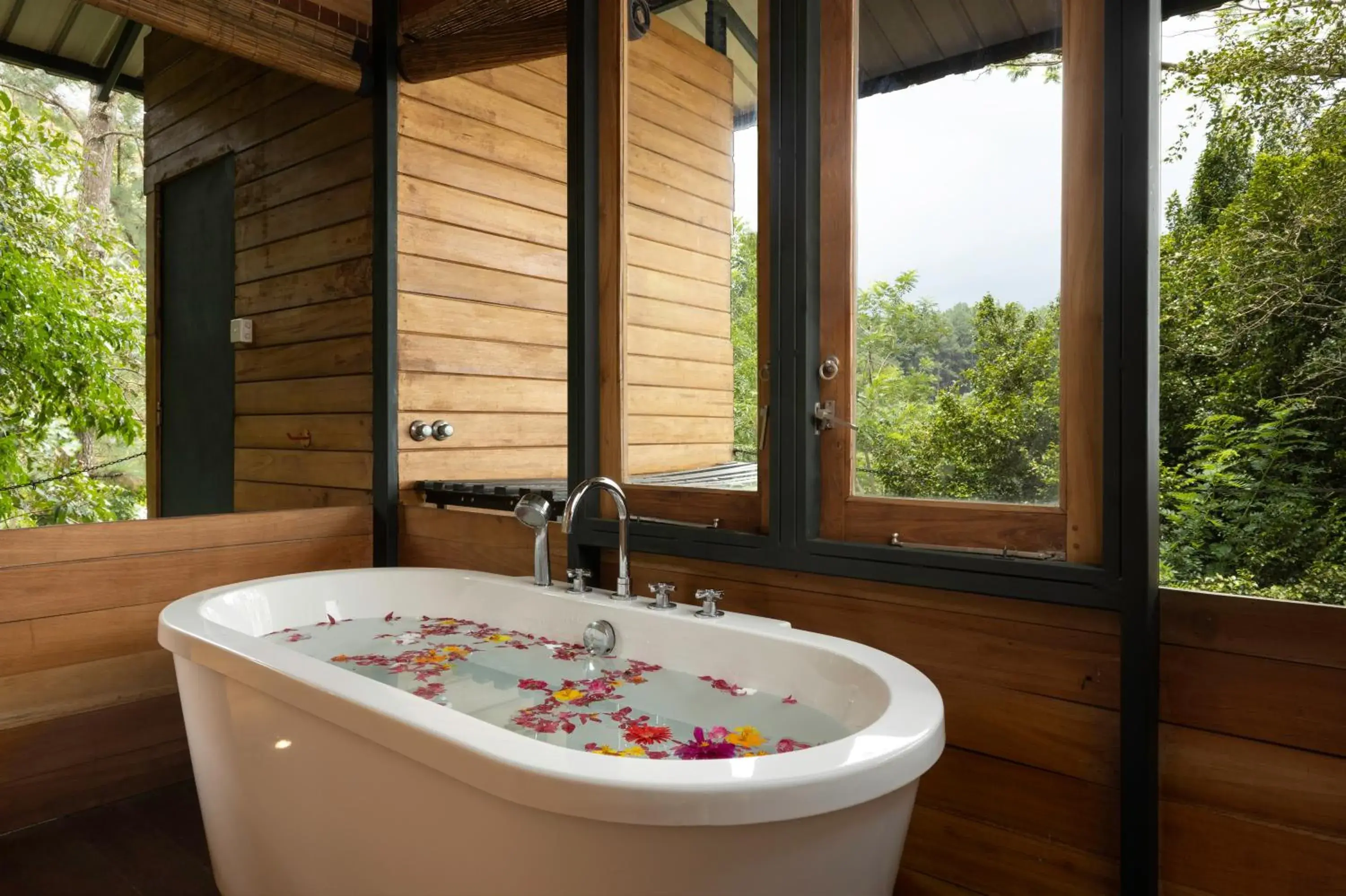 Bath in Mountbatten Bungalow