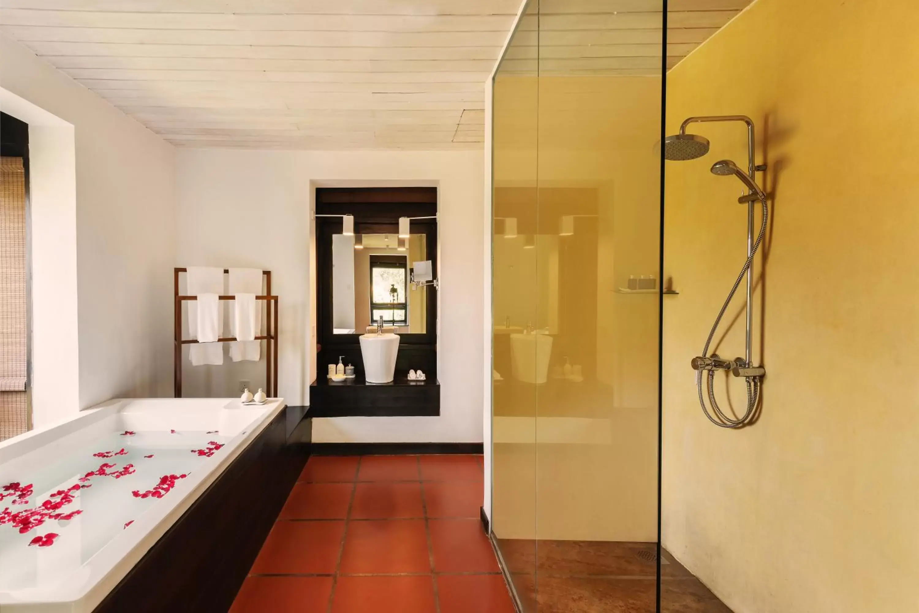 Shower, Bathroom in Jetwing Lagoon